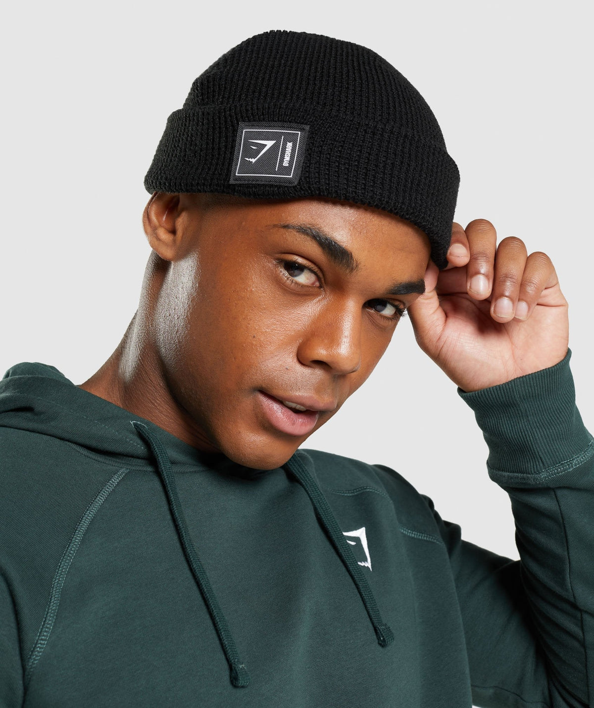 gymshark-new-era-fishermans-beanie-black-aw21