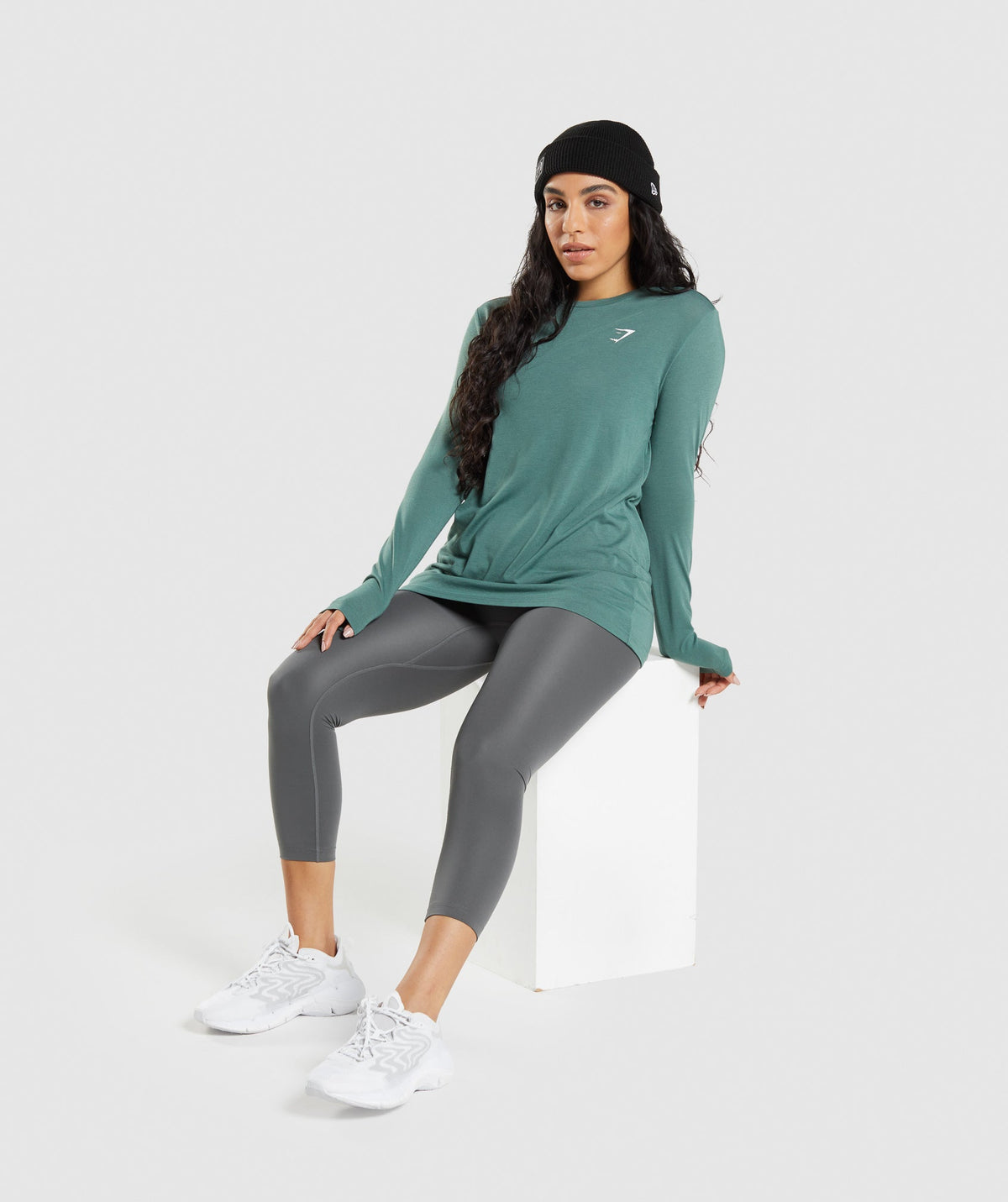 gymshark-new-era-fishermans-beanie-black-aw21