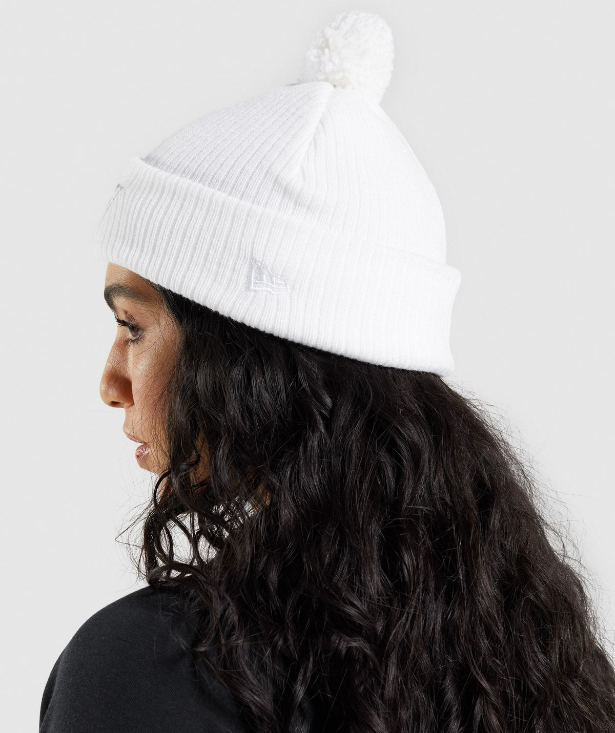 gymshark-new-era-mini-pom-white-aw21