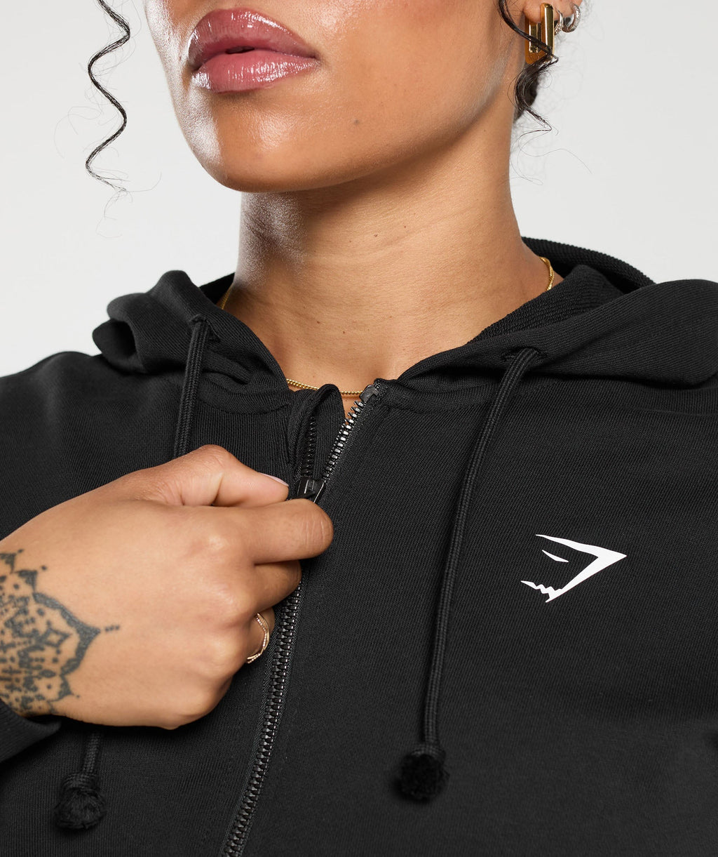 gymshark-power-midi-zip-hoodie-black-ss24