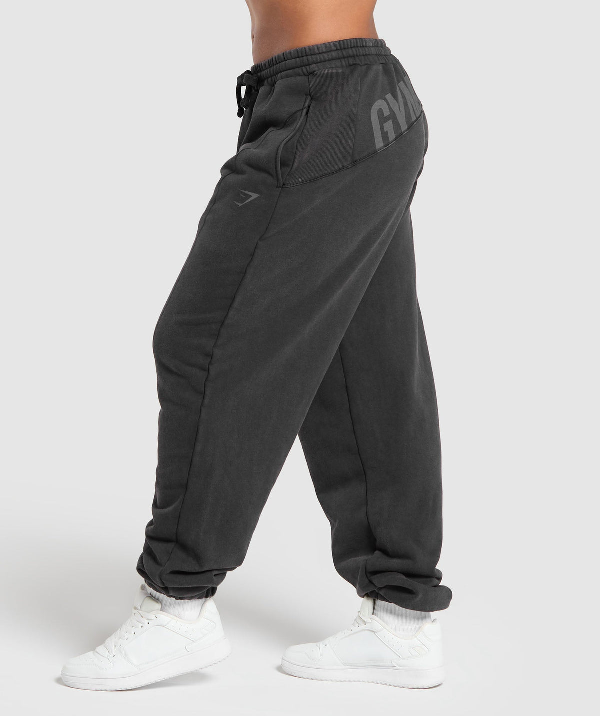 gymshark-power-washed-joggers-black-aw24
