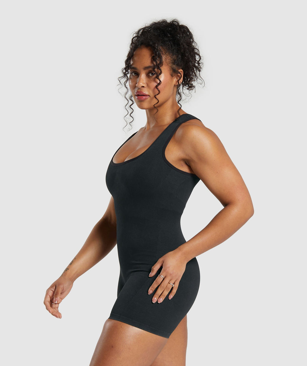 gymshark-gains-seamless-all-in-one-black-ss24