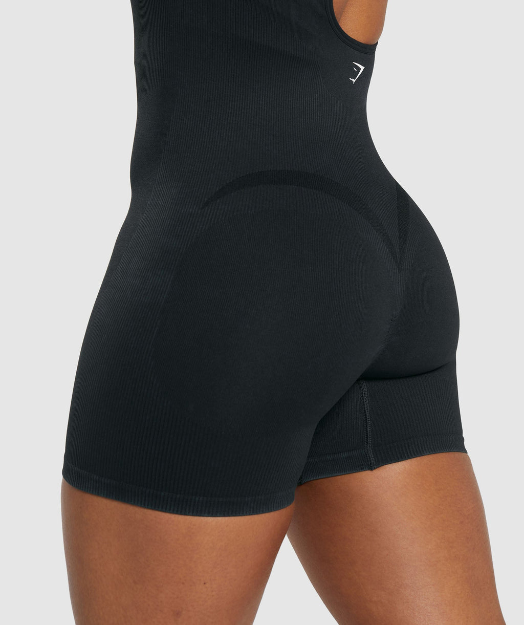 gymshark-gains-seamless-all-in-one-black-ss24