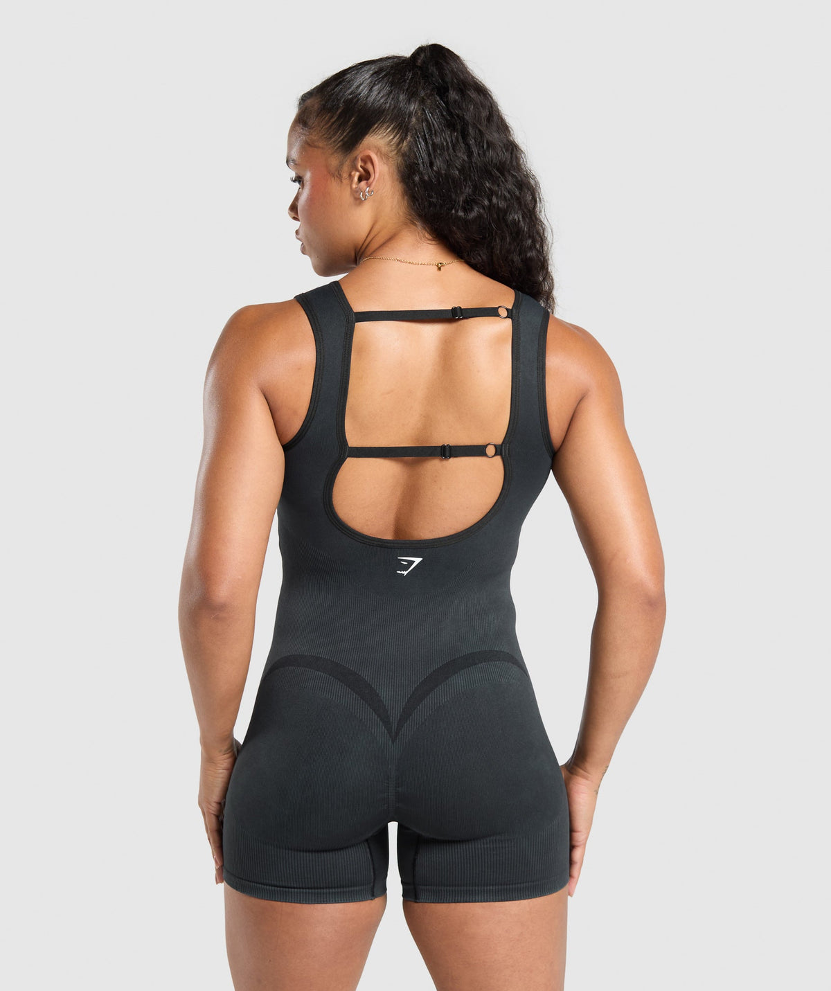 gymshark-gains-seamless-all-in-one-black-aw24