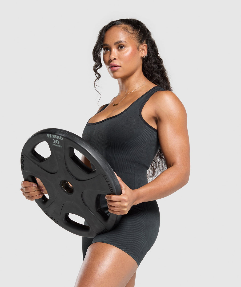gymshark-gains-seamless-all-in-one-black-aw24