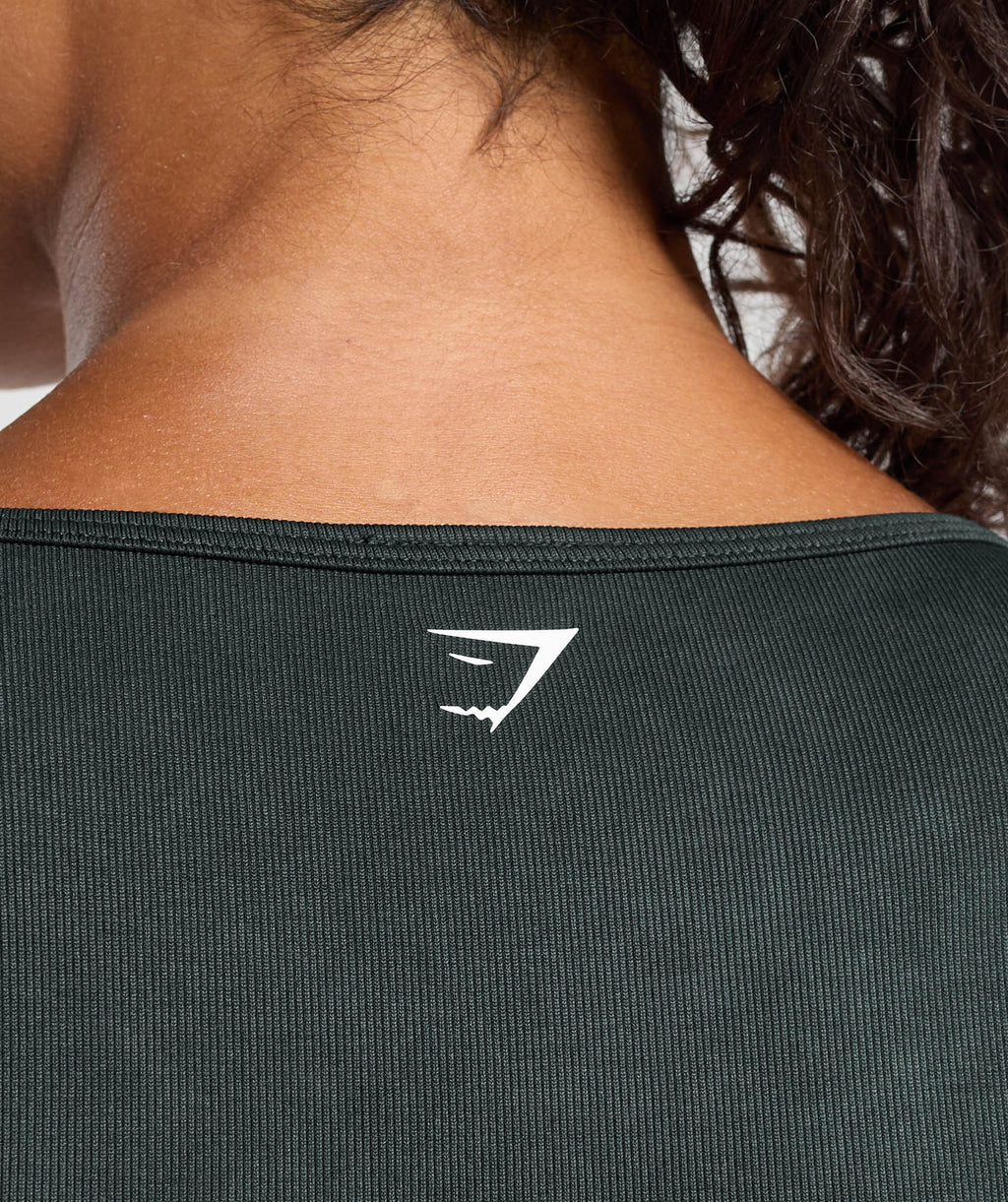 gymshark-gains-seamless-washed-crop-top-black-ss25