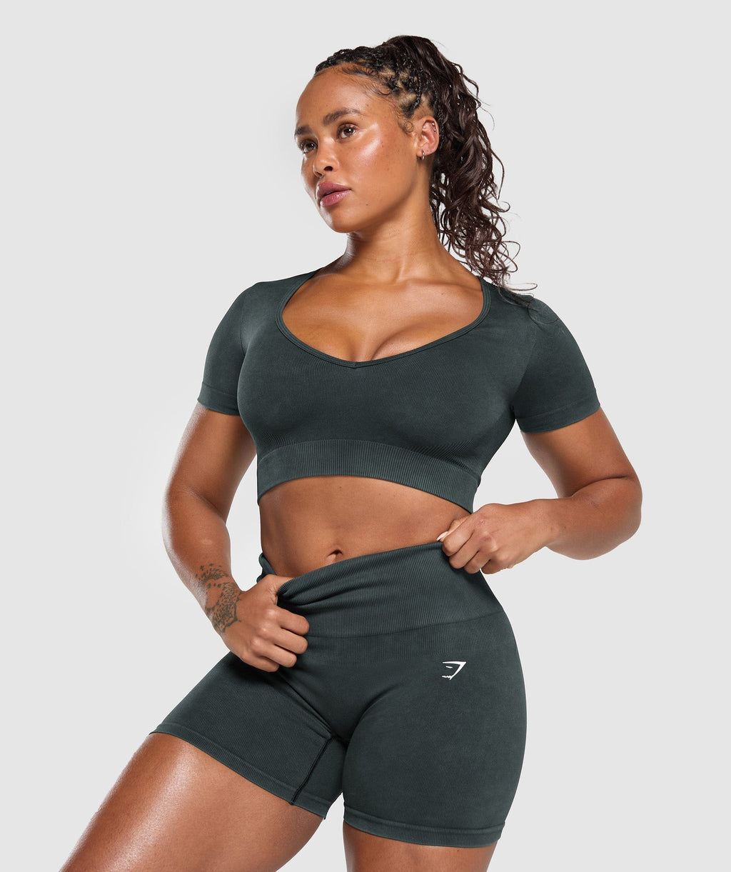 gymshark-gains-seamless-washed-crop-top-black-ss25