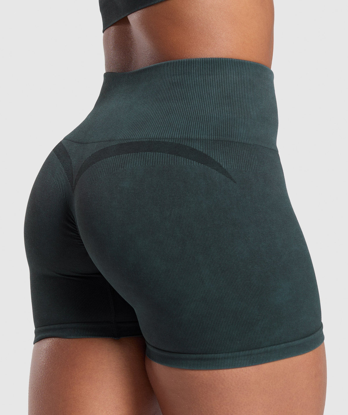 gymshark-gains-seamless-washed-shorts-black-ss25