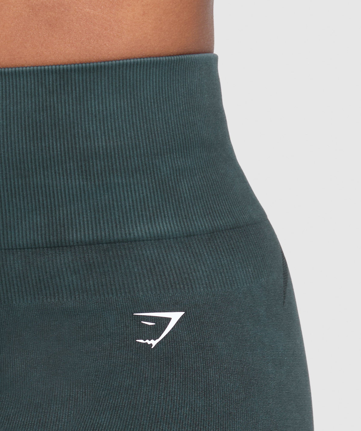 gymshark-gains-seamless-washed-shorts-black-ss25
