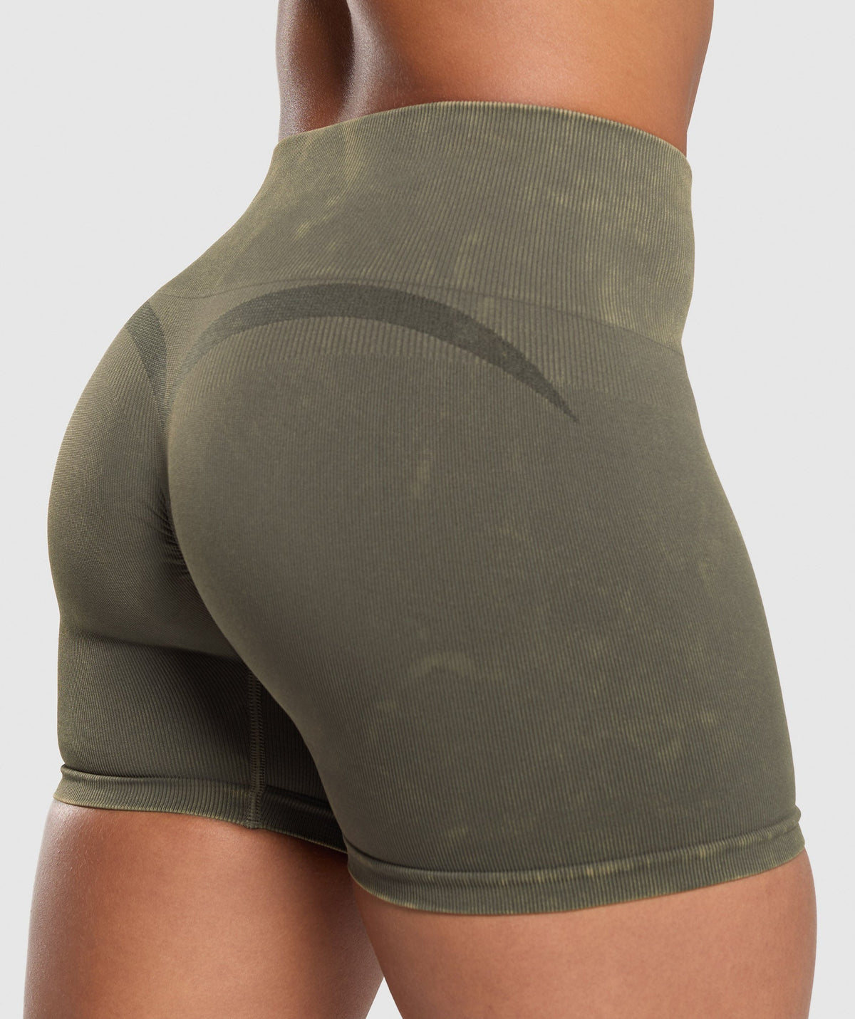 gymshark-gains-seamless-washed-shorts-strength-green-ss25