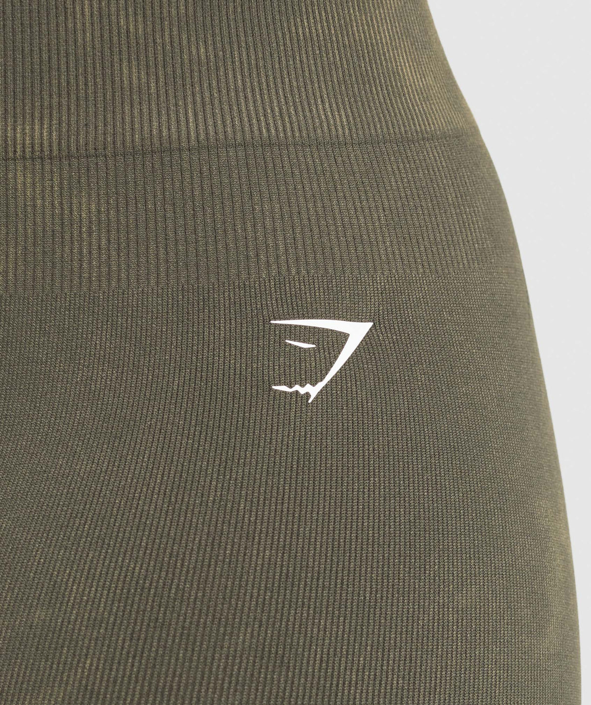 gymshark-gains-seamless-washed-shorts-strength-green-ss25