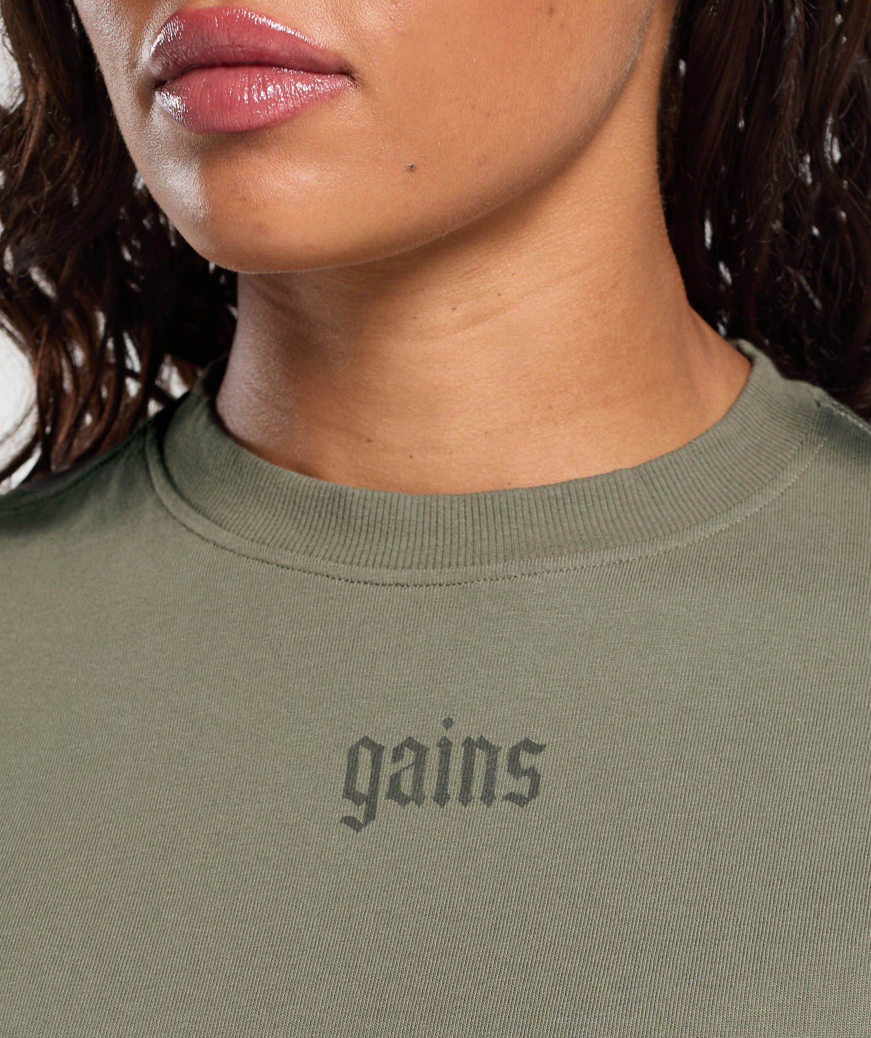 gymshark-gains-washed-heavyweight-cotton-t-shirt-base-green-strength-green-ss25