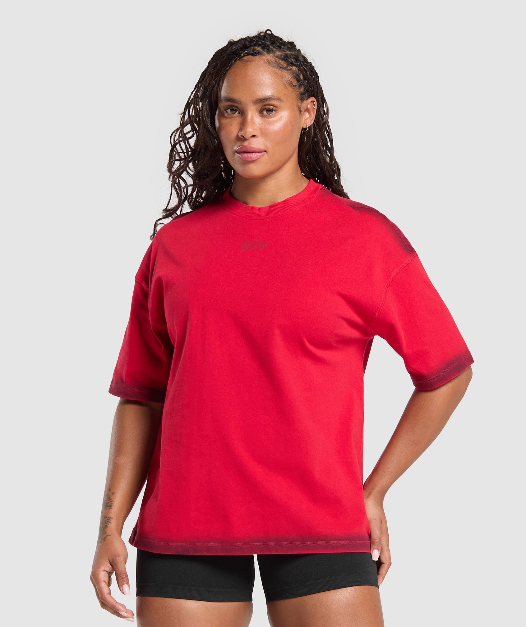 gymshark-gains-washed-heavyweight-cotton-t-shirt-conditioning-red-sets-red-ss25