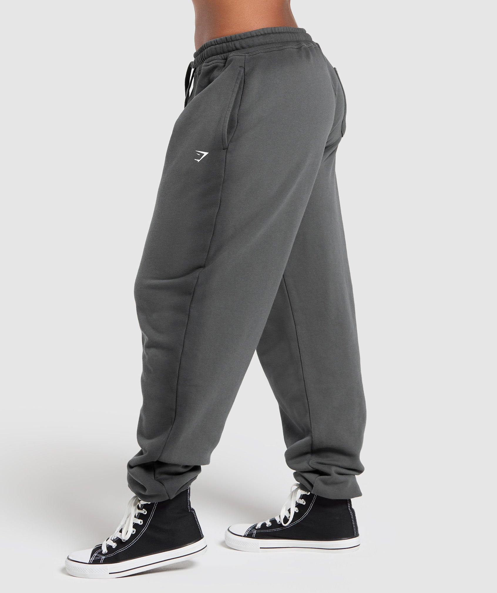 gymshark-gains-washed-loopback-joggers-grey-ss25