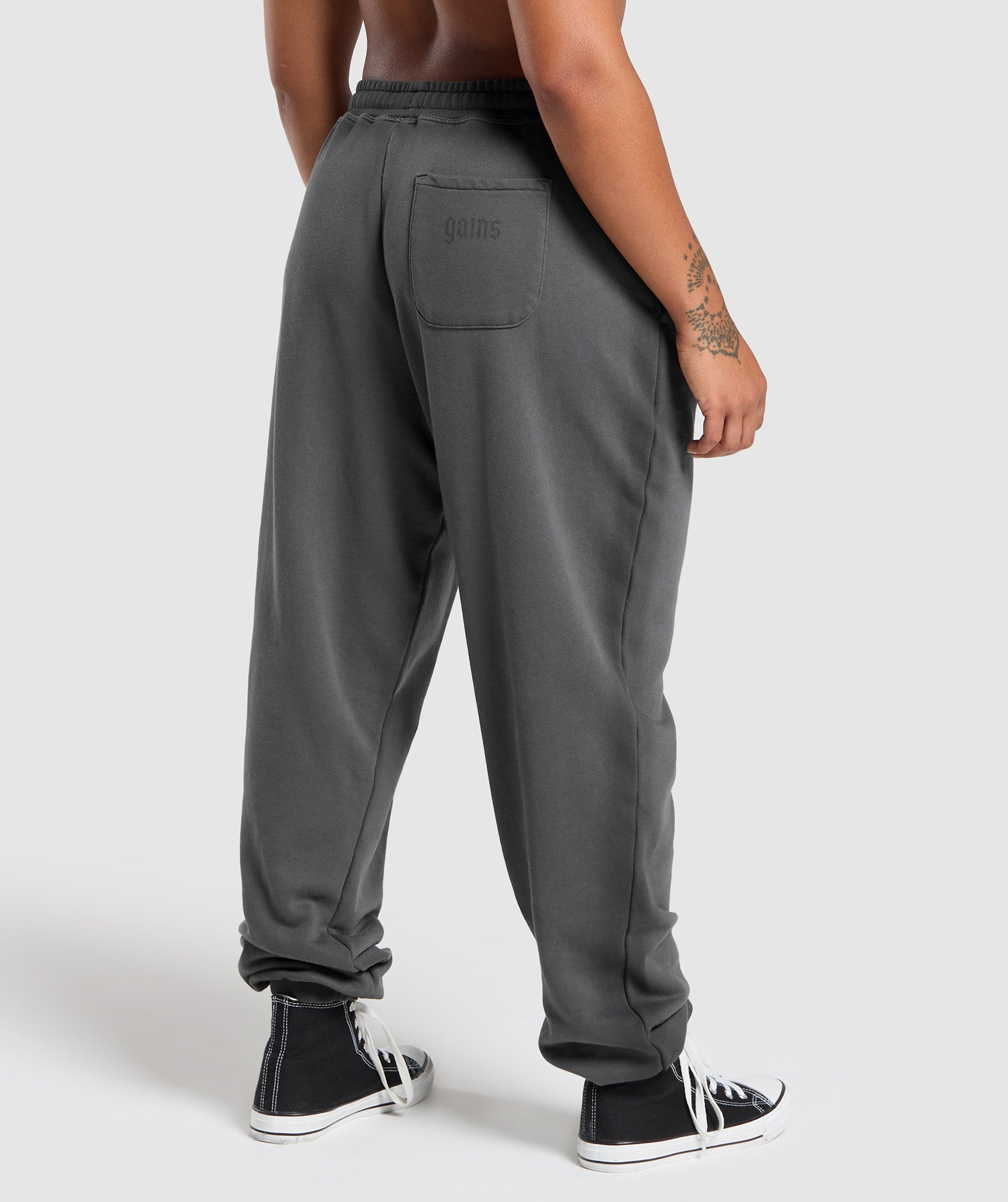gymshark-gains-washed-loopback-joggers-grey-ss25
