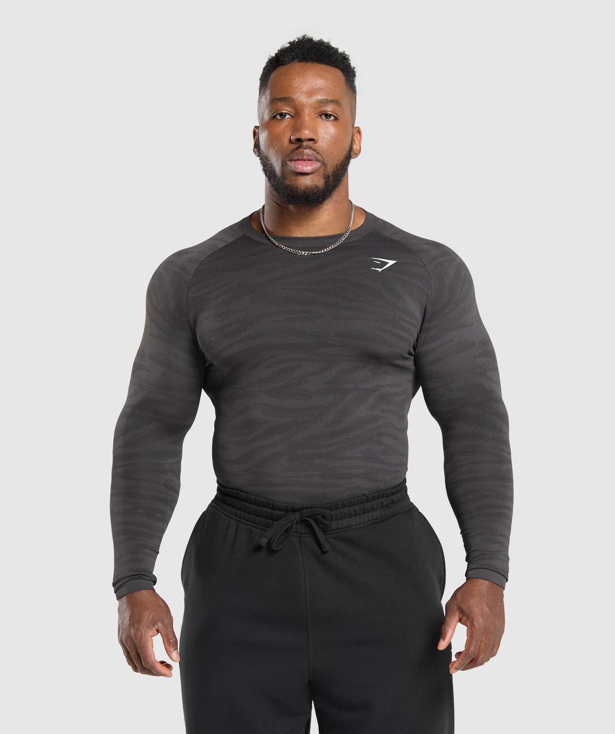 gymshark-geo-animal-seamless-long-sleeve-t-shirt-onyx-grey-black-aw24