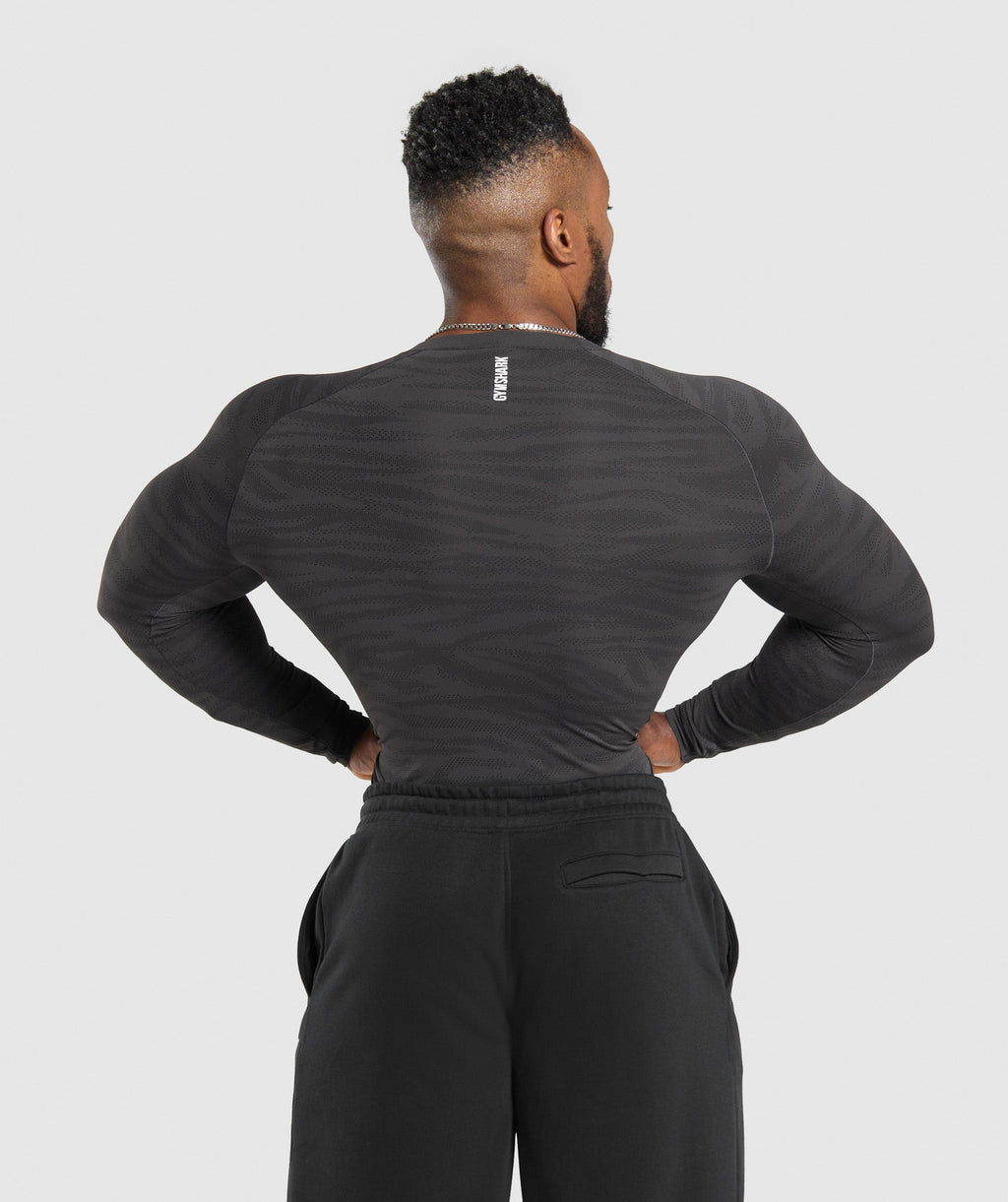 gymshark-geo-animal-seamless-long-sleeve-t-shirt-onyx-grey-black-aw24