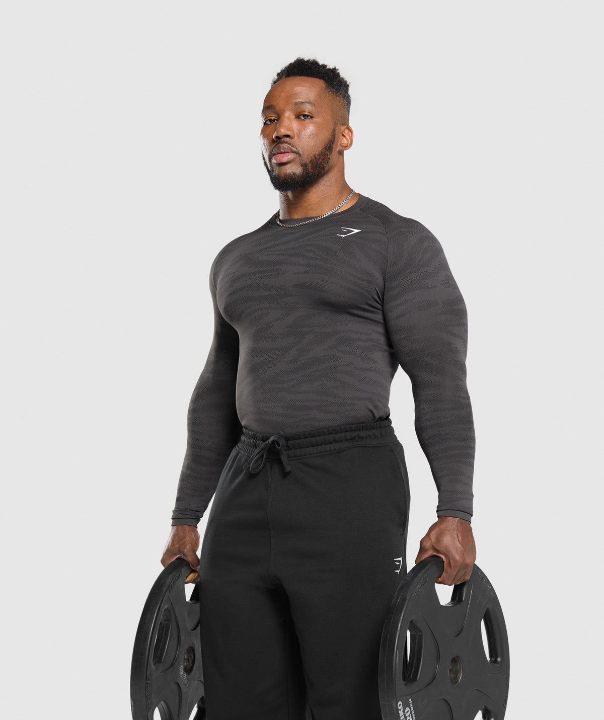 gymshark-geo-animal-seamless-long-sleeve-t-shirt-onyx-grey-black-aw24