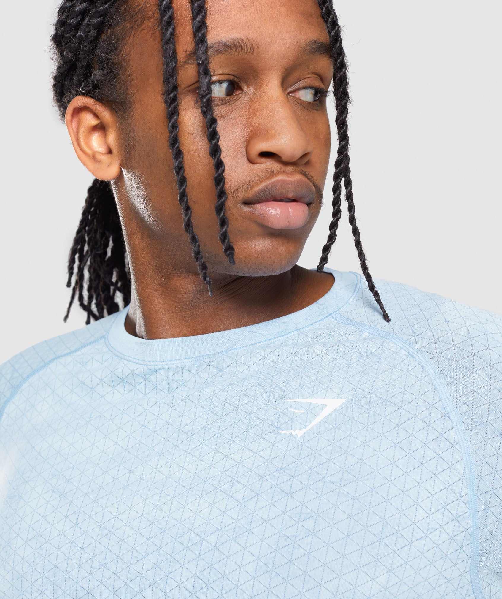 gymshark-geo-seamless-long-sleeve-t-shirt-white-moonstone-blue-ss22