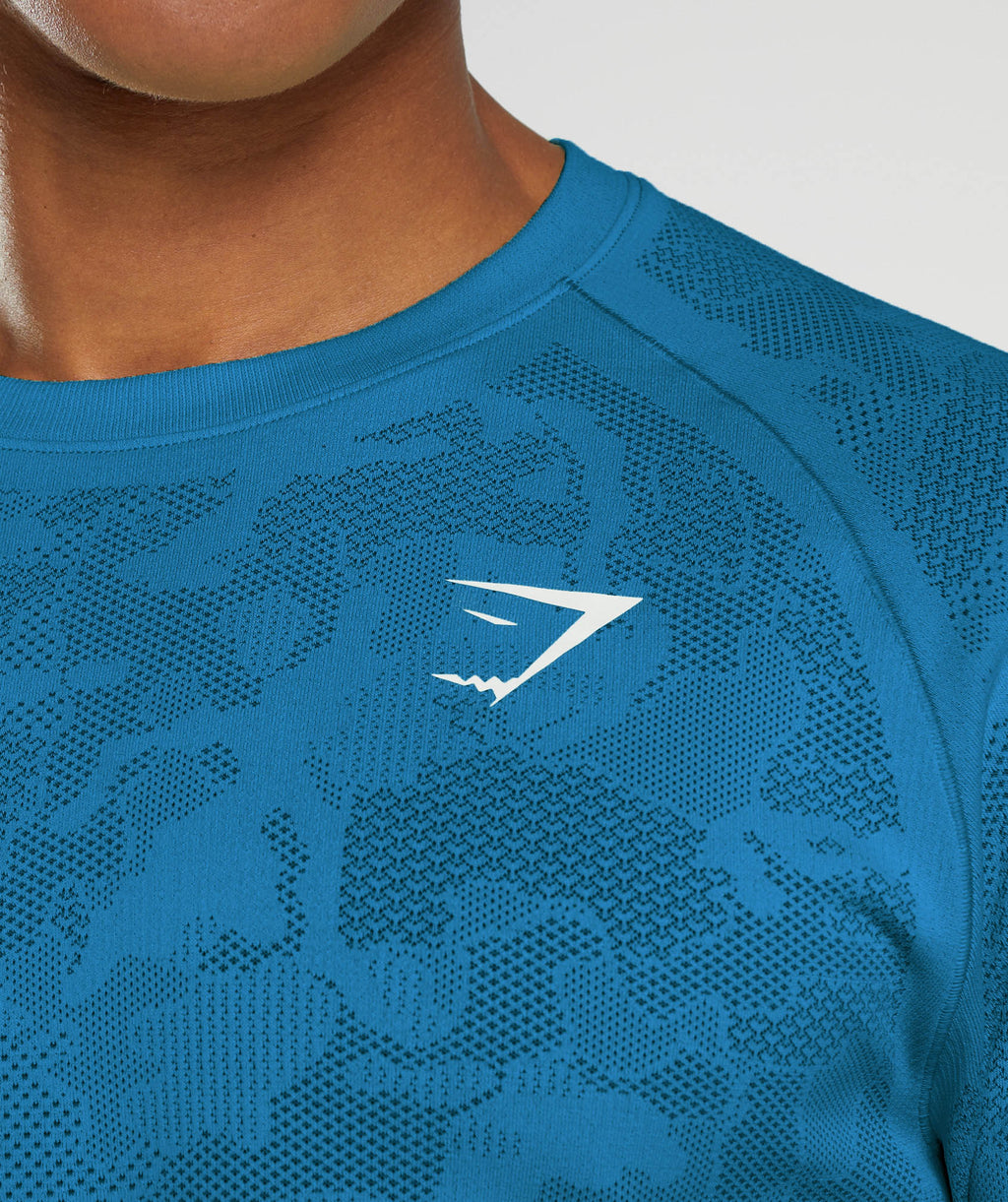 gymshark-geo-seamless-long-sleeve-t-shirt-atlantic-blue-shark-blue-aw22