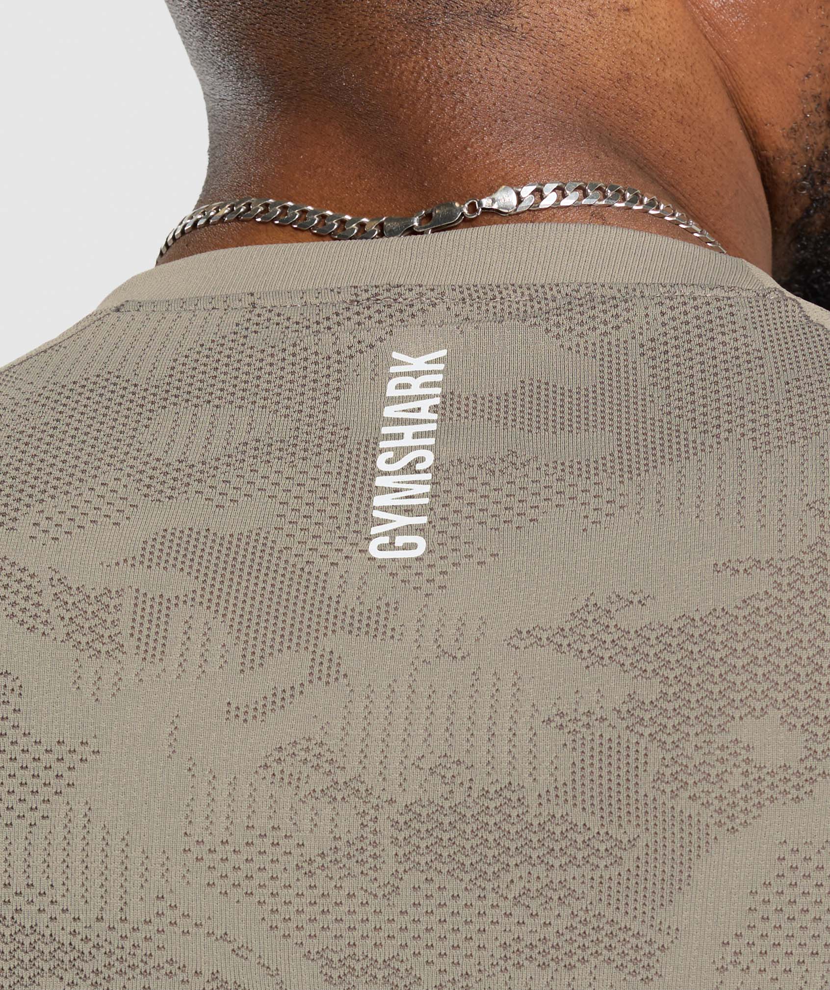 gymshark-geo-seamless-long-sleeve-t-shirt-linen-brown-camo-brown-aw24