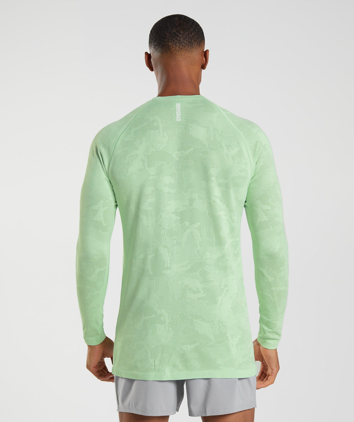 gymshark-geo-seamless-long-sleeve-t-shirt-aloe-green-tea-green-aw22