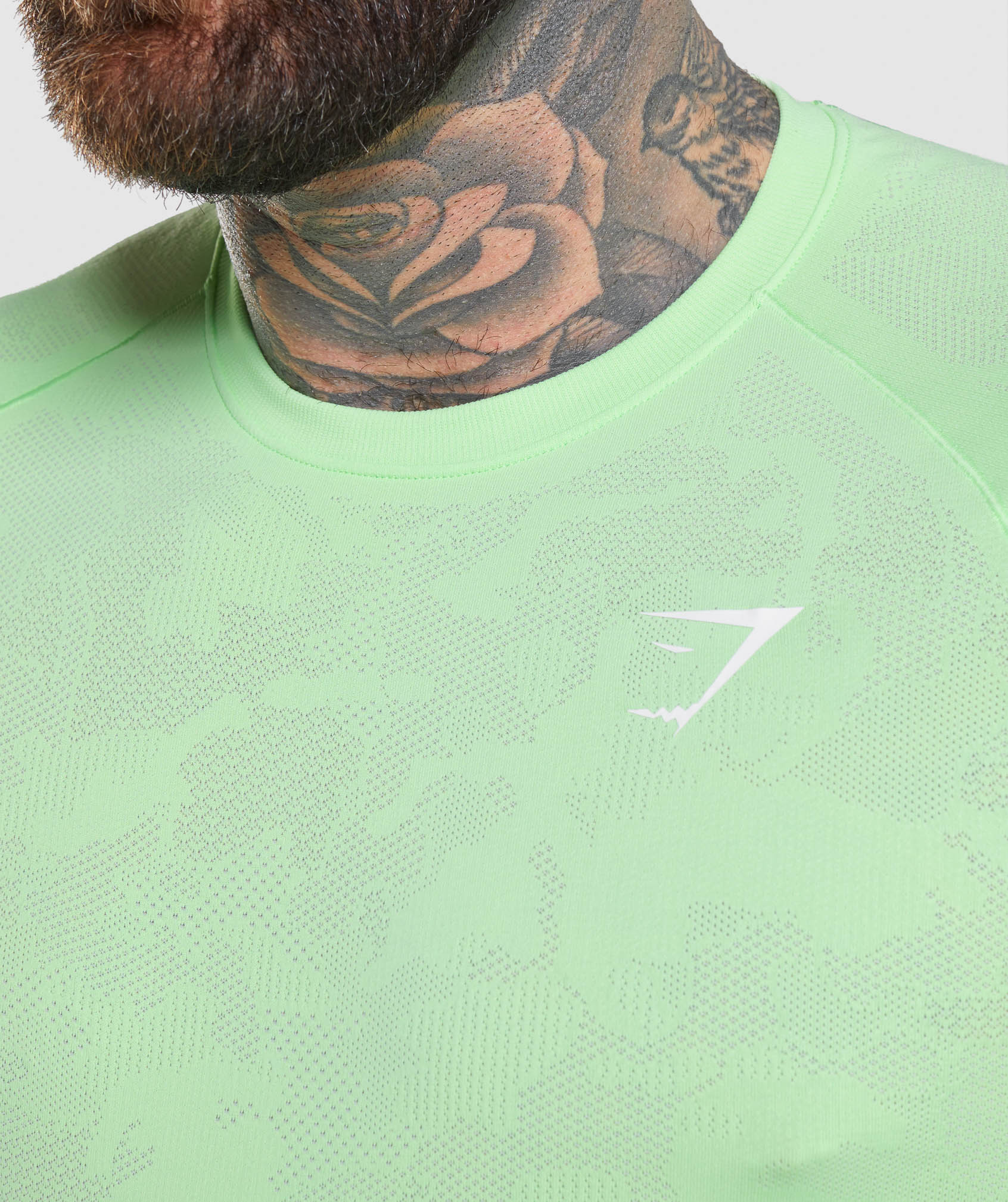 gymshark-geo-seamless-long-sleeve-t-shirt-bali-green-white-ss22