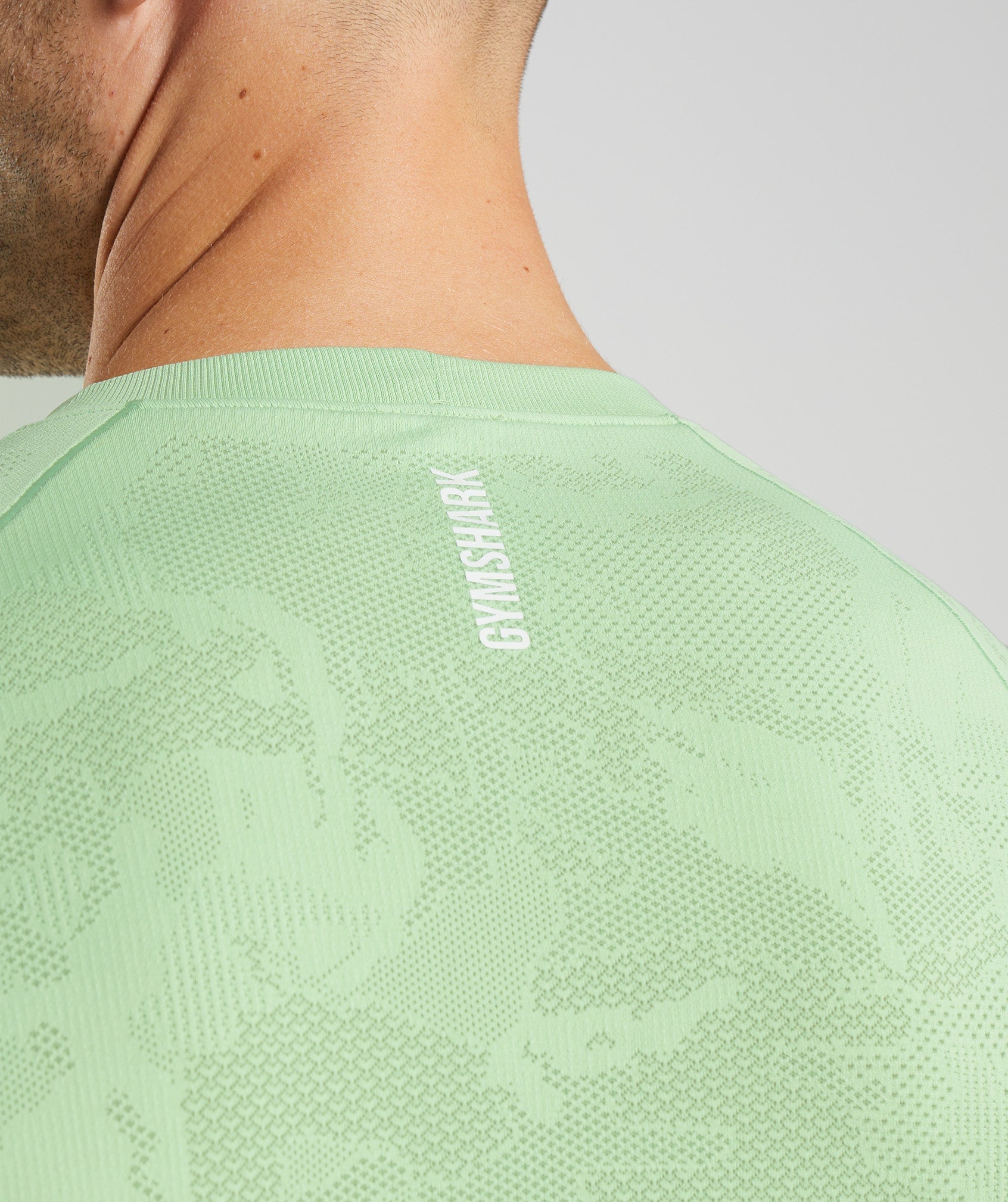 gymshark-geo-seamless-t-shirt-aloe-green-tea-green-aw22