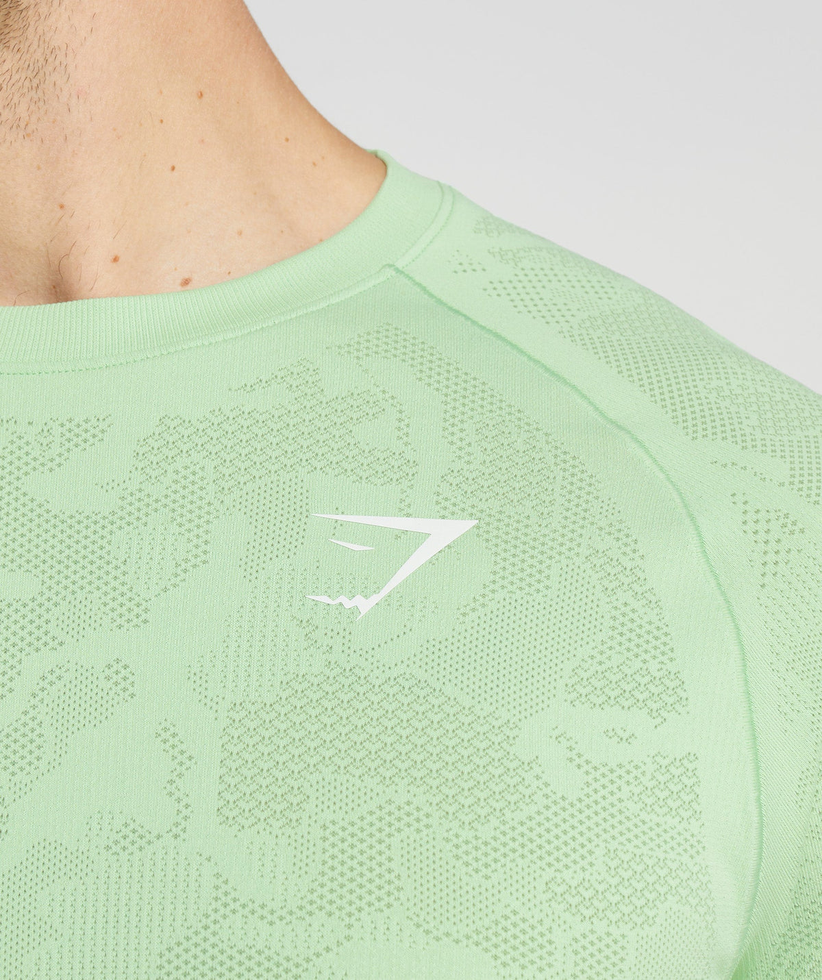 gymshark-geo-seamless-t-shirt-aloe-green-tea-green-aw22