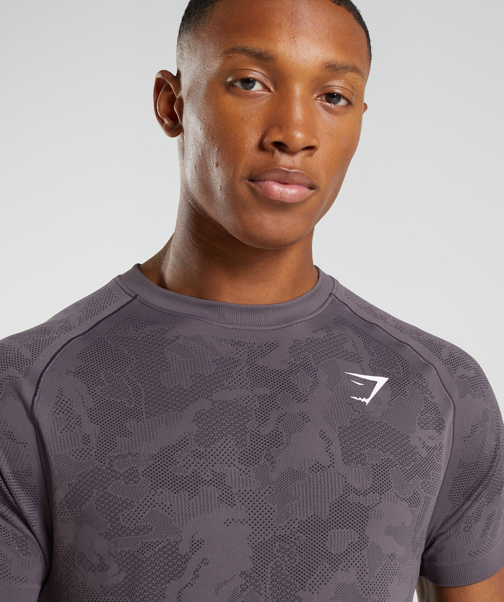 gymshark-geo-seamless-t-shirt-musk-lilac-black-aw22