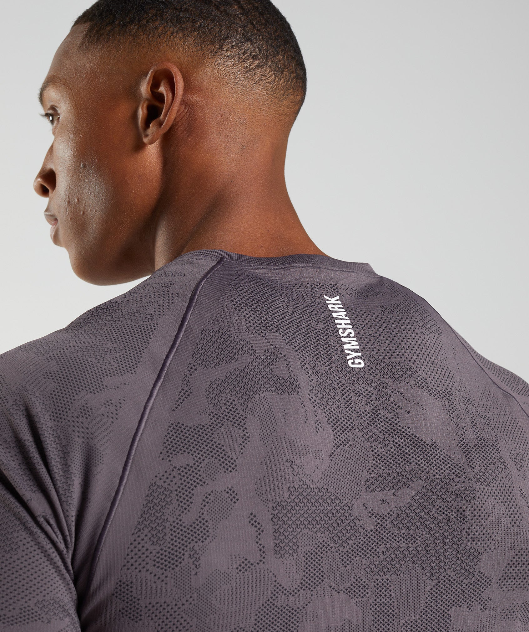 gymshark-geo-seamless-t-shirt-musk-lilac-black-aw22