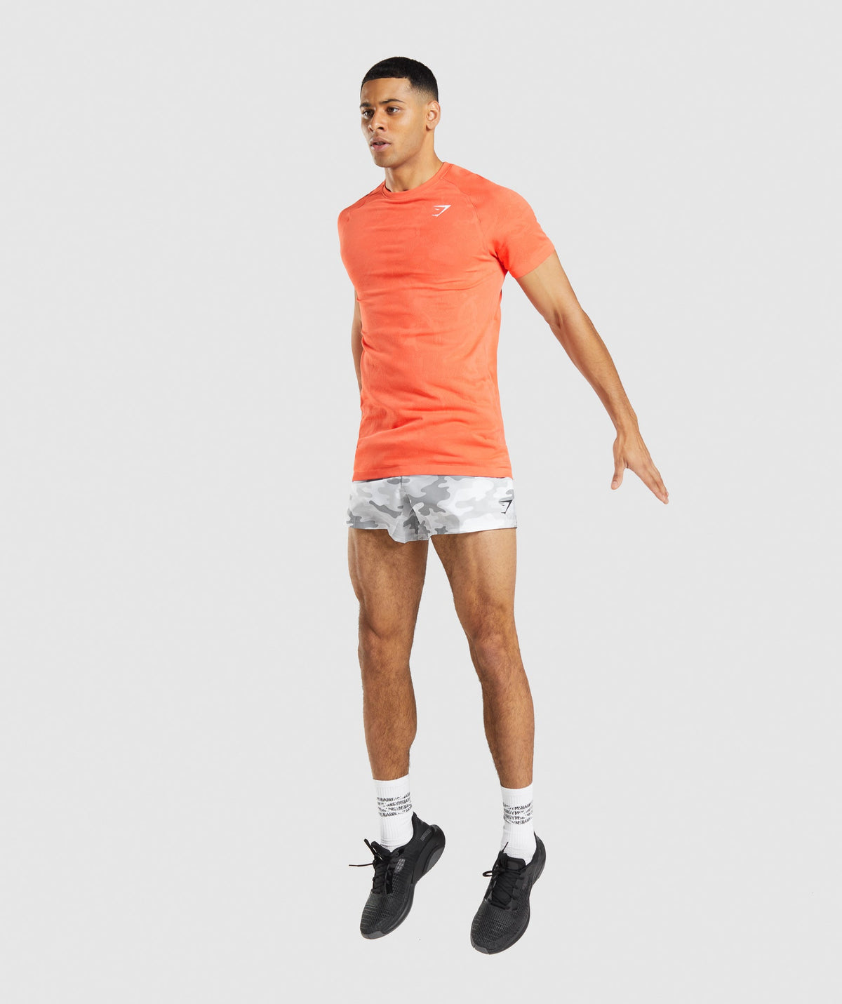 gymshark-geo-seamless-t-shirt-papaya-orange-spicy-orange-ss22