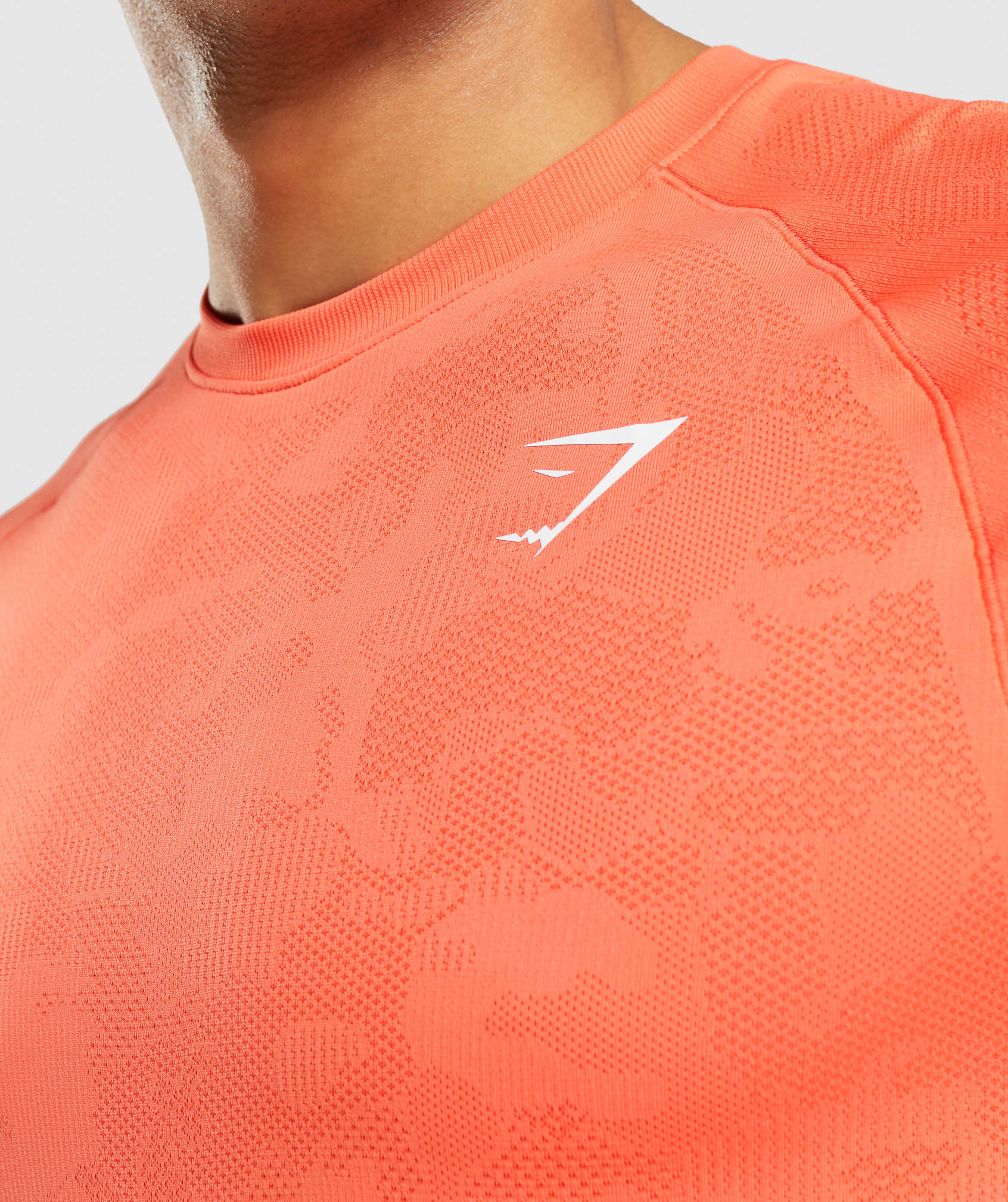 gymshark-geo-seamless-t-shirt-papaya-orange-spicy-orange-ss22