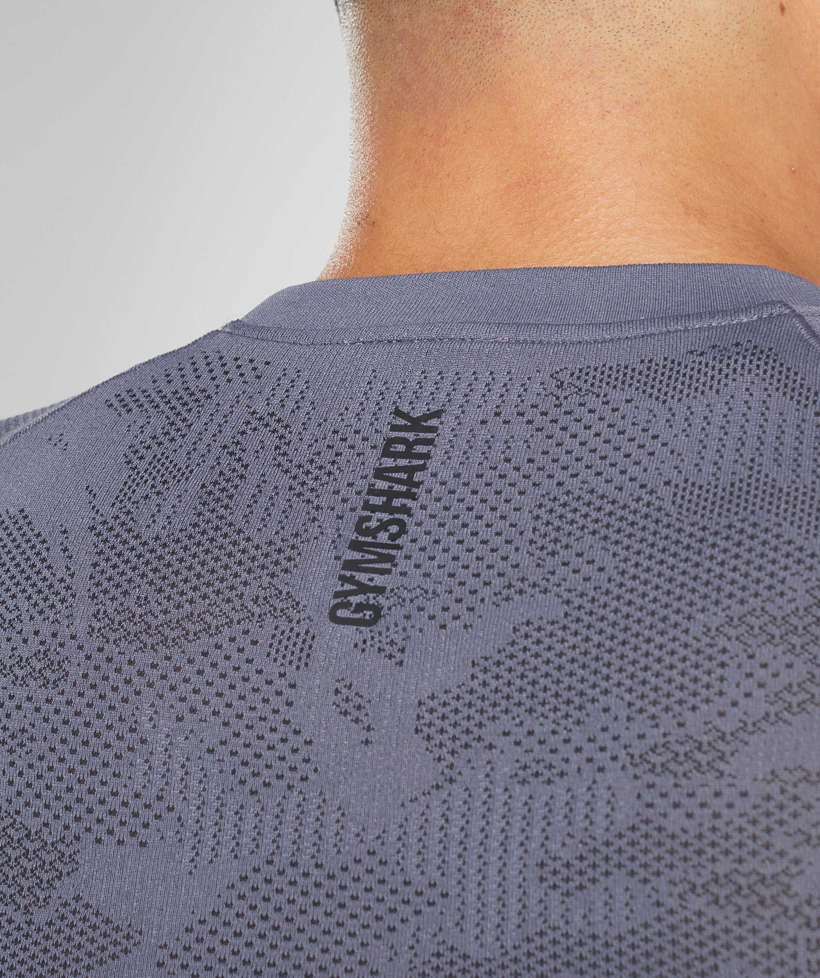 gymshark-geo-seamless-t-shirt-dewberry-purple-black-aw23