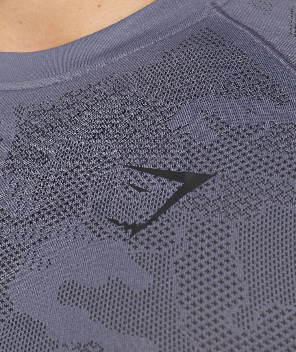 gymshark-geo-seamless-t-shirt-dewberry-purple-black-aw23