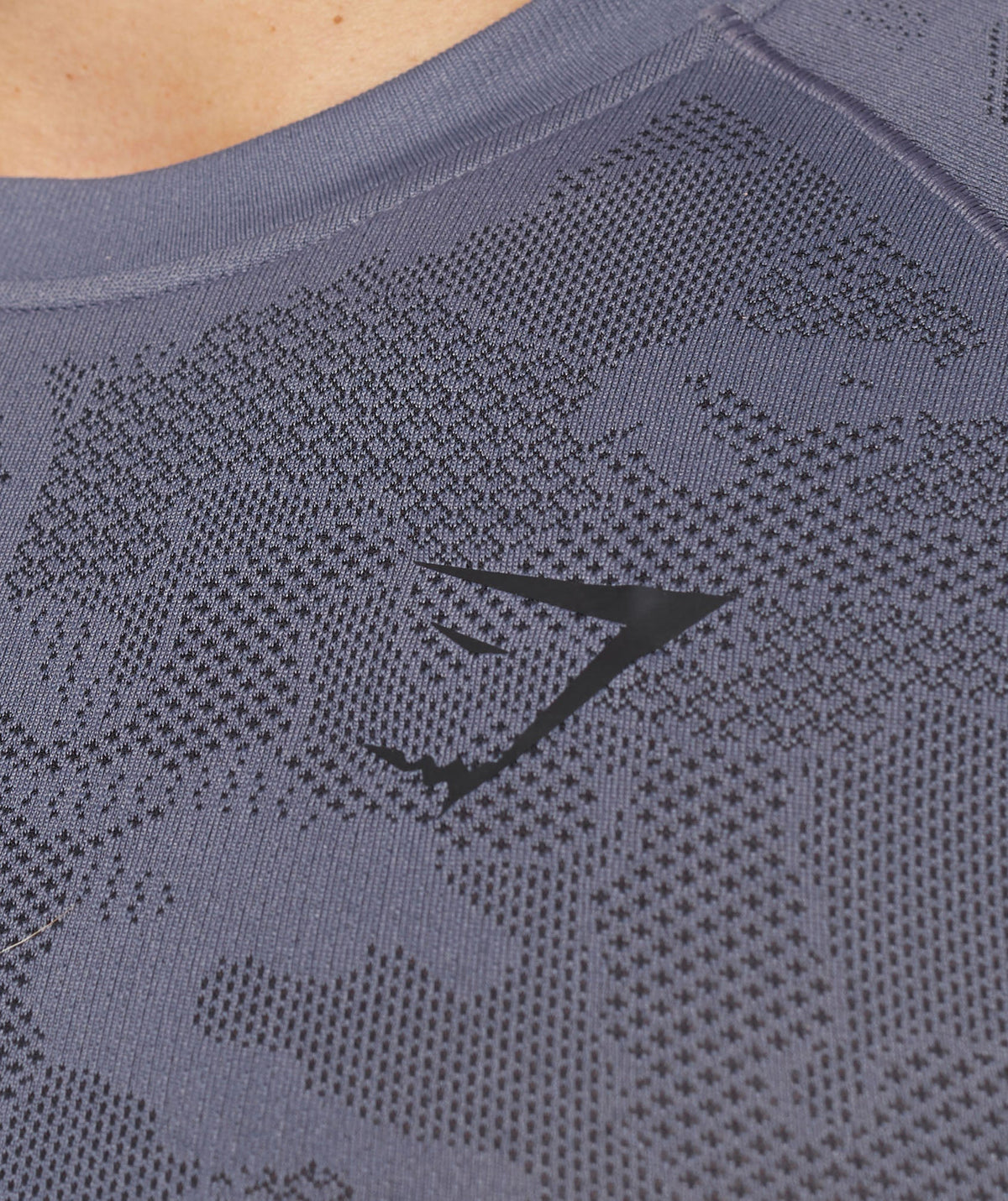 gymshark-geo-seamless-t-shirt-dewberry-purple-black-aw23