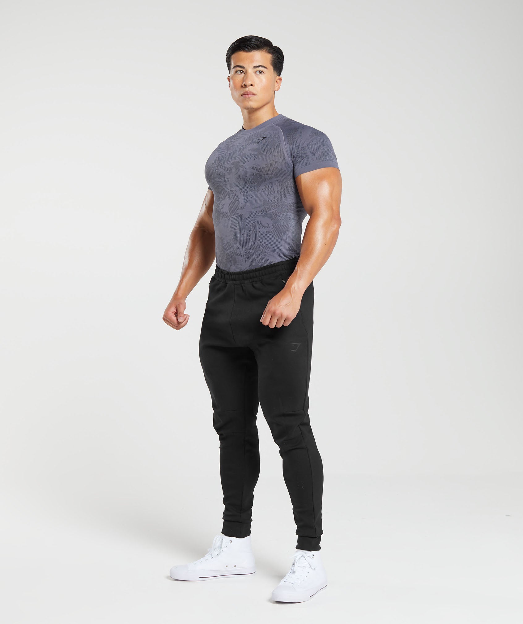 gymshark-geo-seamless-t-shirt-dewberry-purple-black-aw23