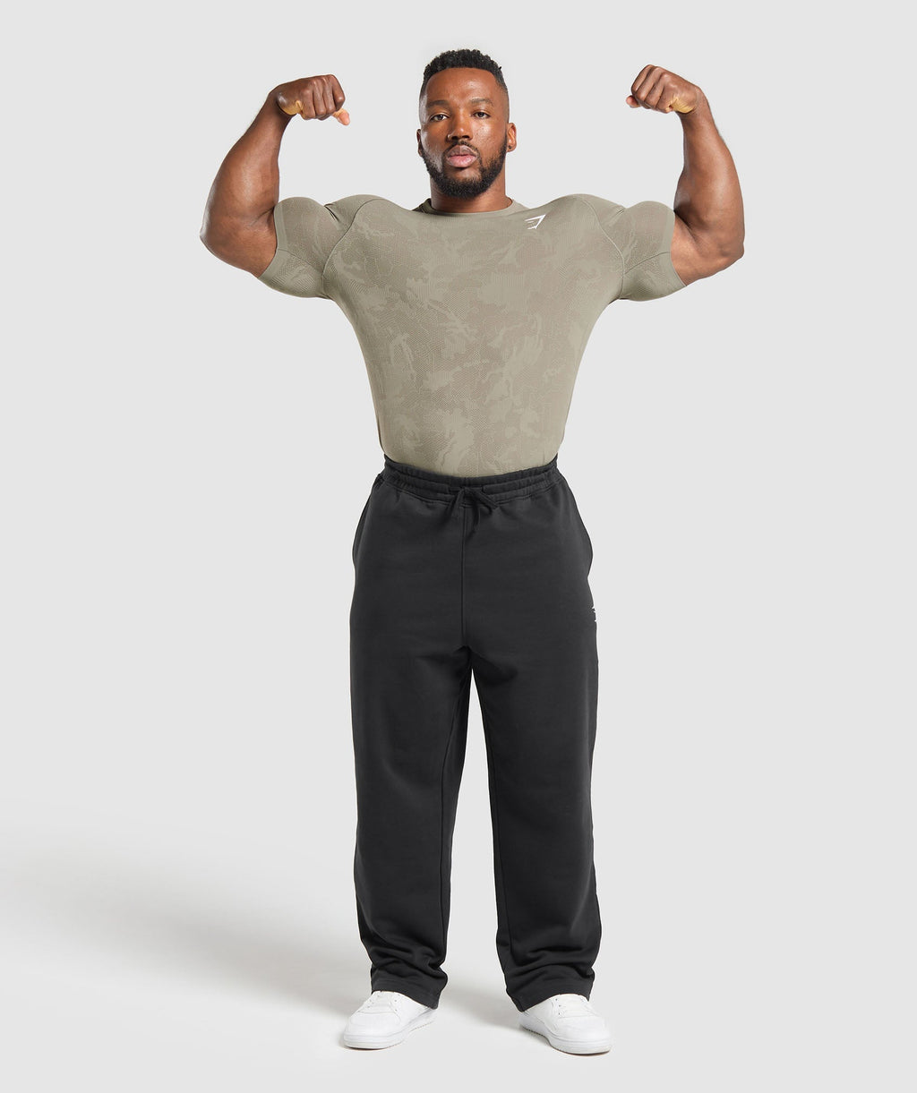 gymshark-geo-seamless-t-shirt-linen-brown-camo-brown-aw24