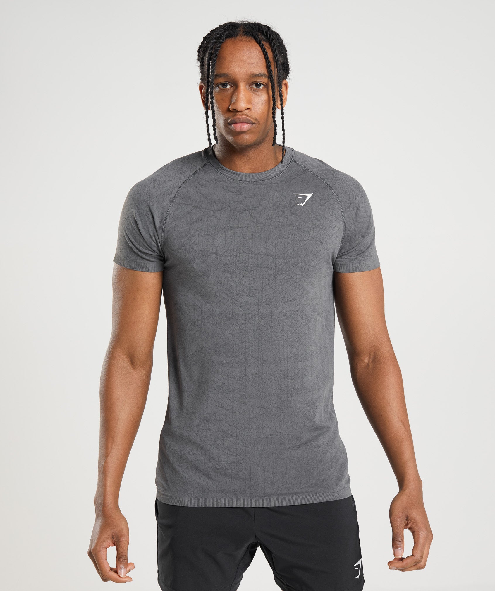 gymshark-geo-seamless-t-shirt-charcoal-grey-black-ss22