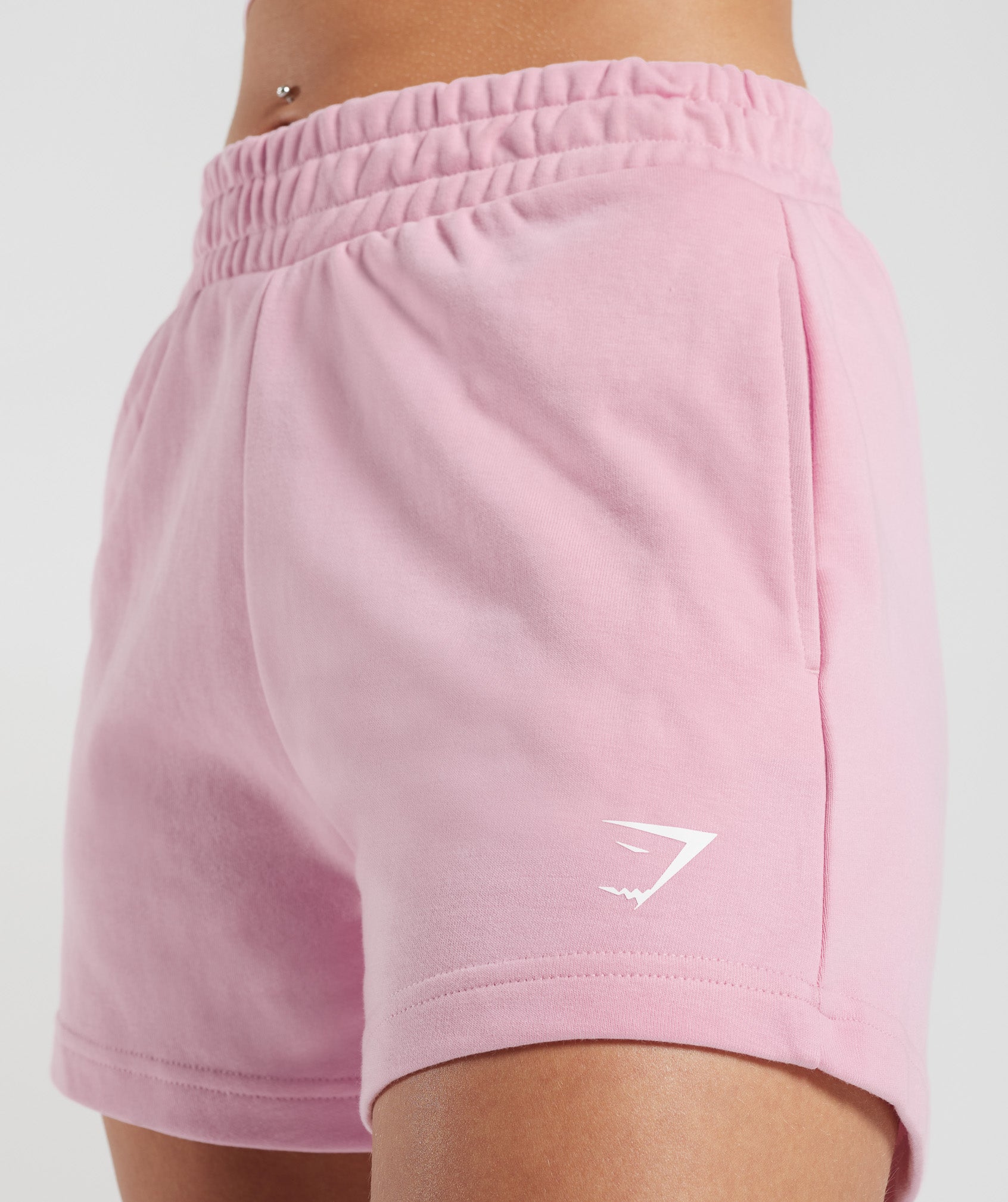 gymshark-strong-peach-shorts-candy-floss-pink