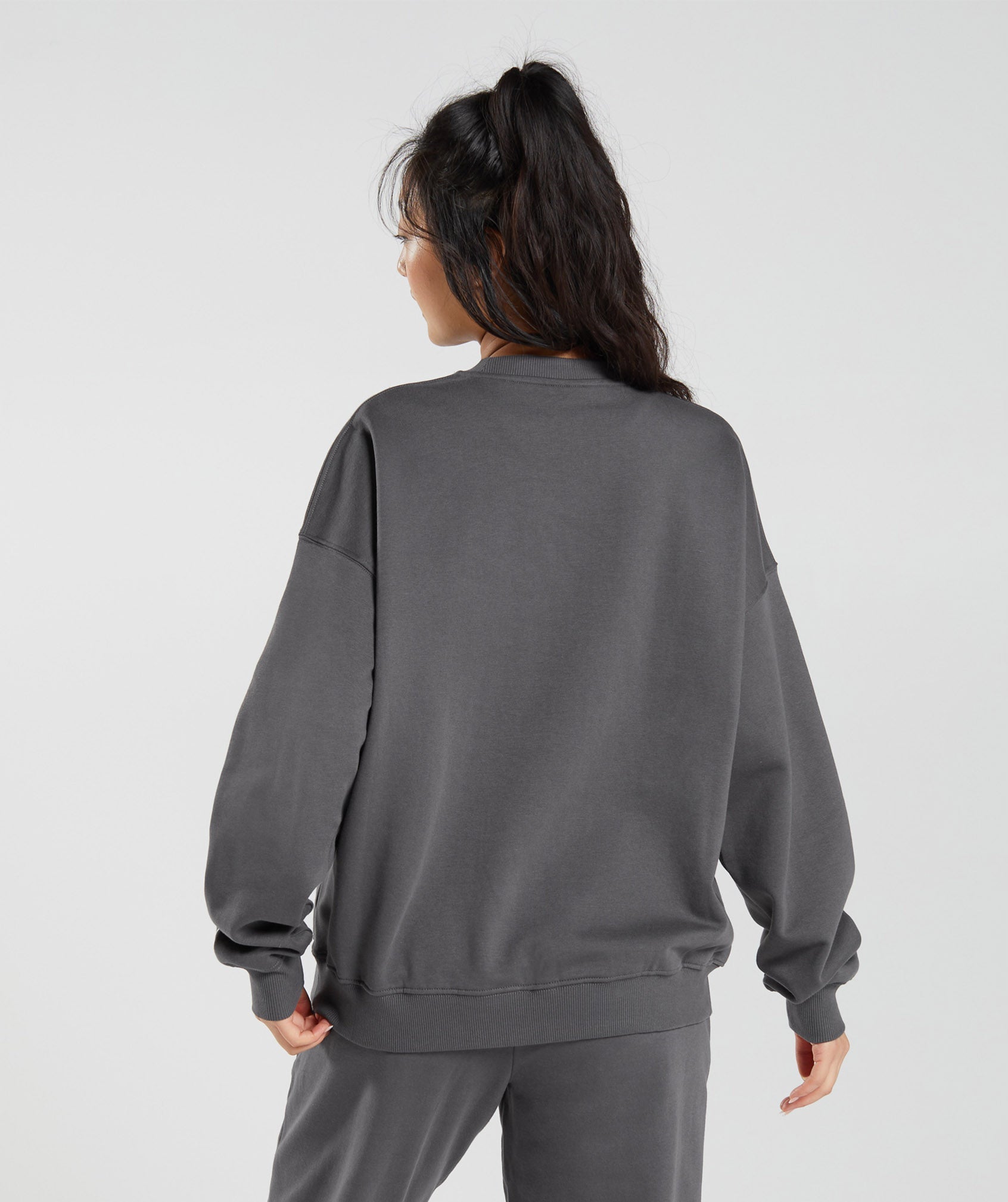 gymshark-activated-graphic-sweatshirt-silhouette-grey-ss23