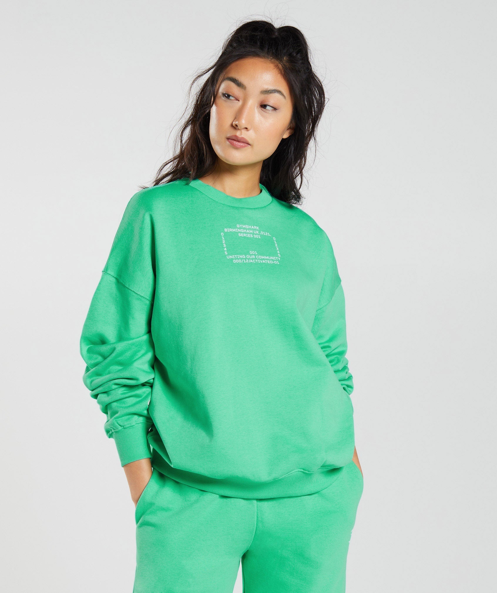 gymshark-activated-graphic-sweatshirt-tropic-green-ss23