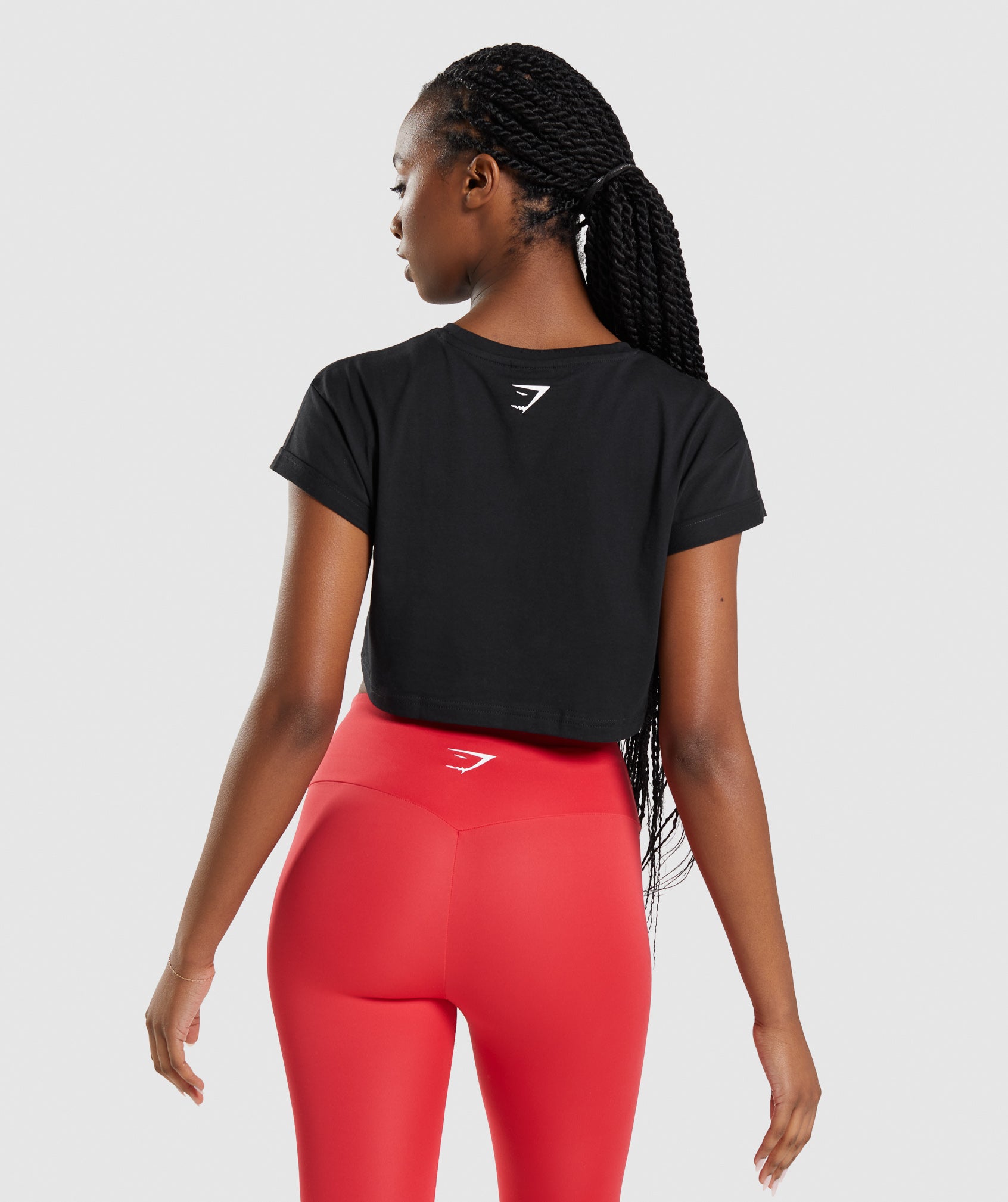 gymshark-apollo-crop-top-black-ss22