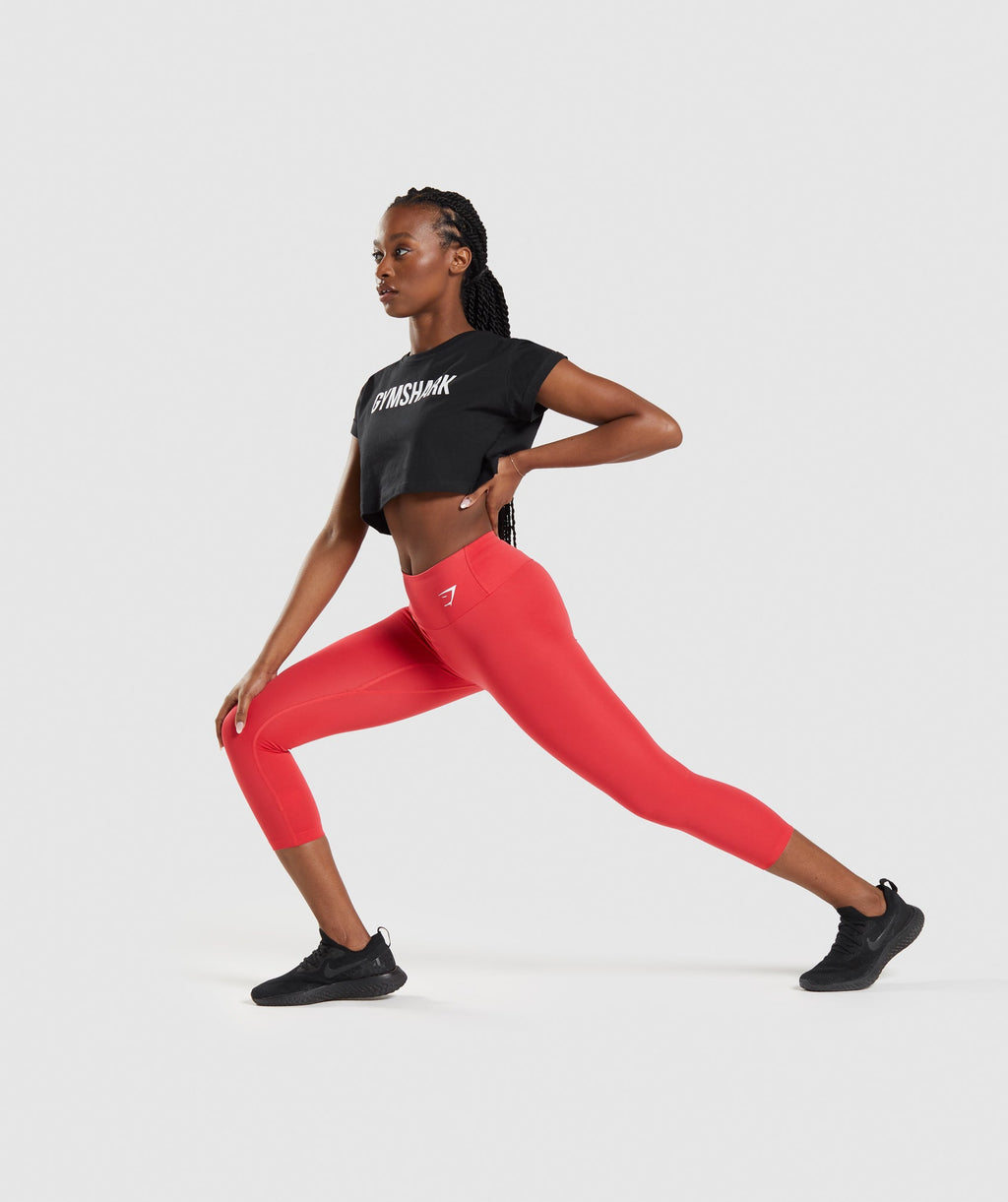 gymshark-apollo-crop-top-black-ss22