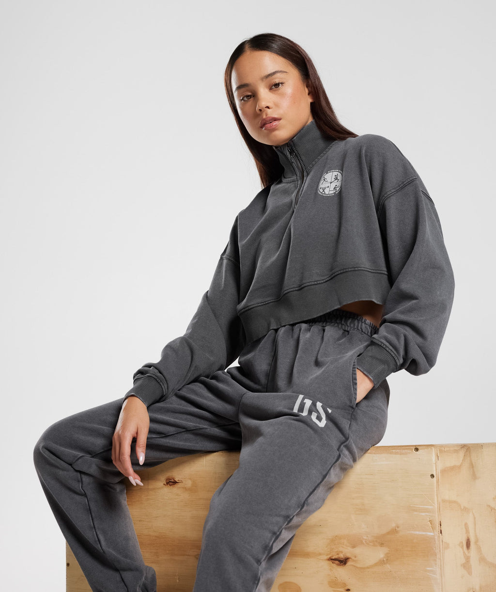 gymshark-collegiate-1-4-zip-silhouette-grey-ss23