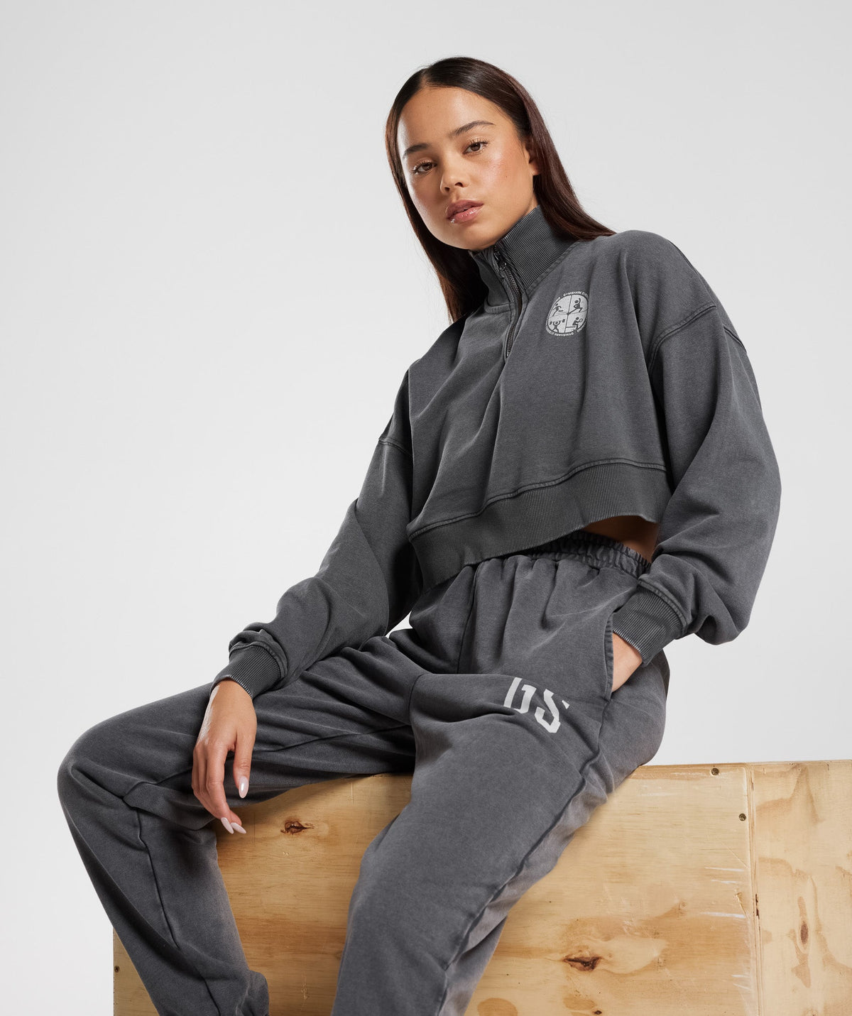 gymshark-collegiate-1-4-zip-silhouette-grey-ss23