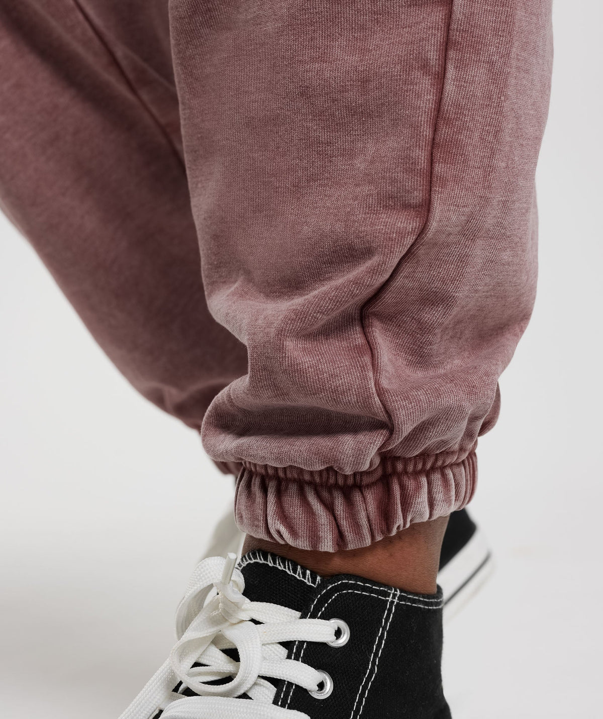 gymshark-collegiate-joggers-dusty-maroon-ss23