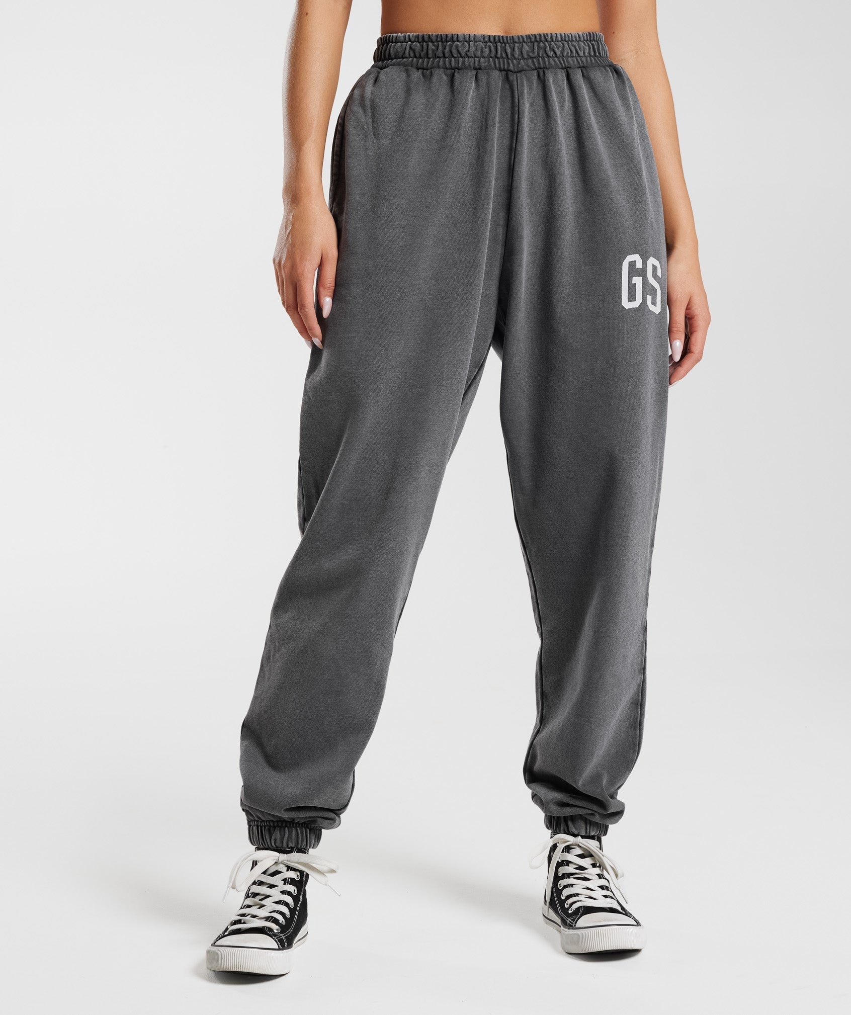 gymshark-collegiate-joggers-silhouette-grey-ss23