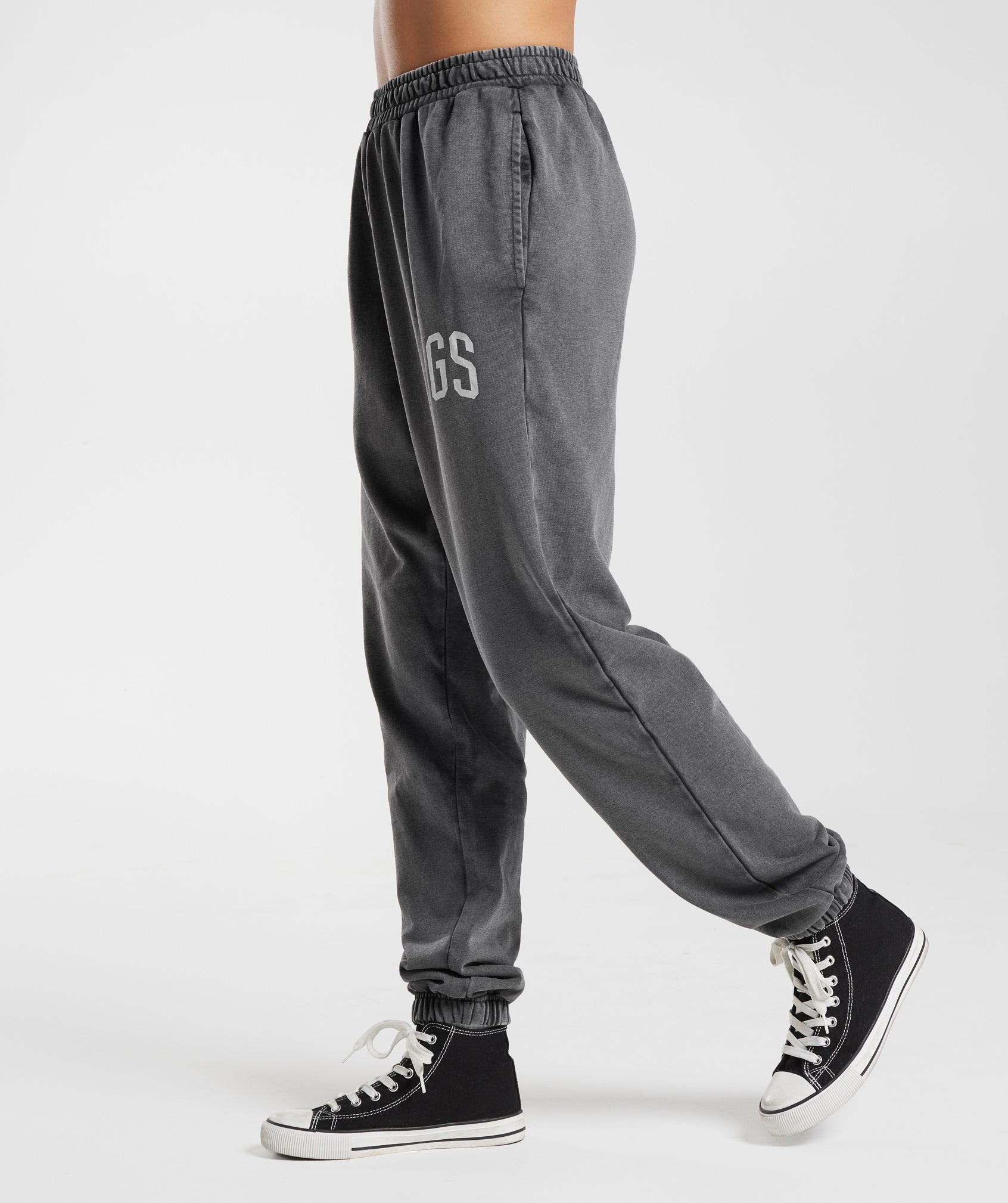 gymshark-collegiate-joggers-silhouette-grey-ss23