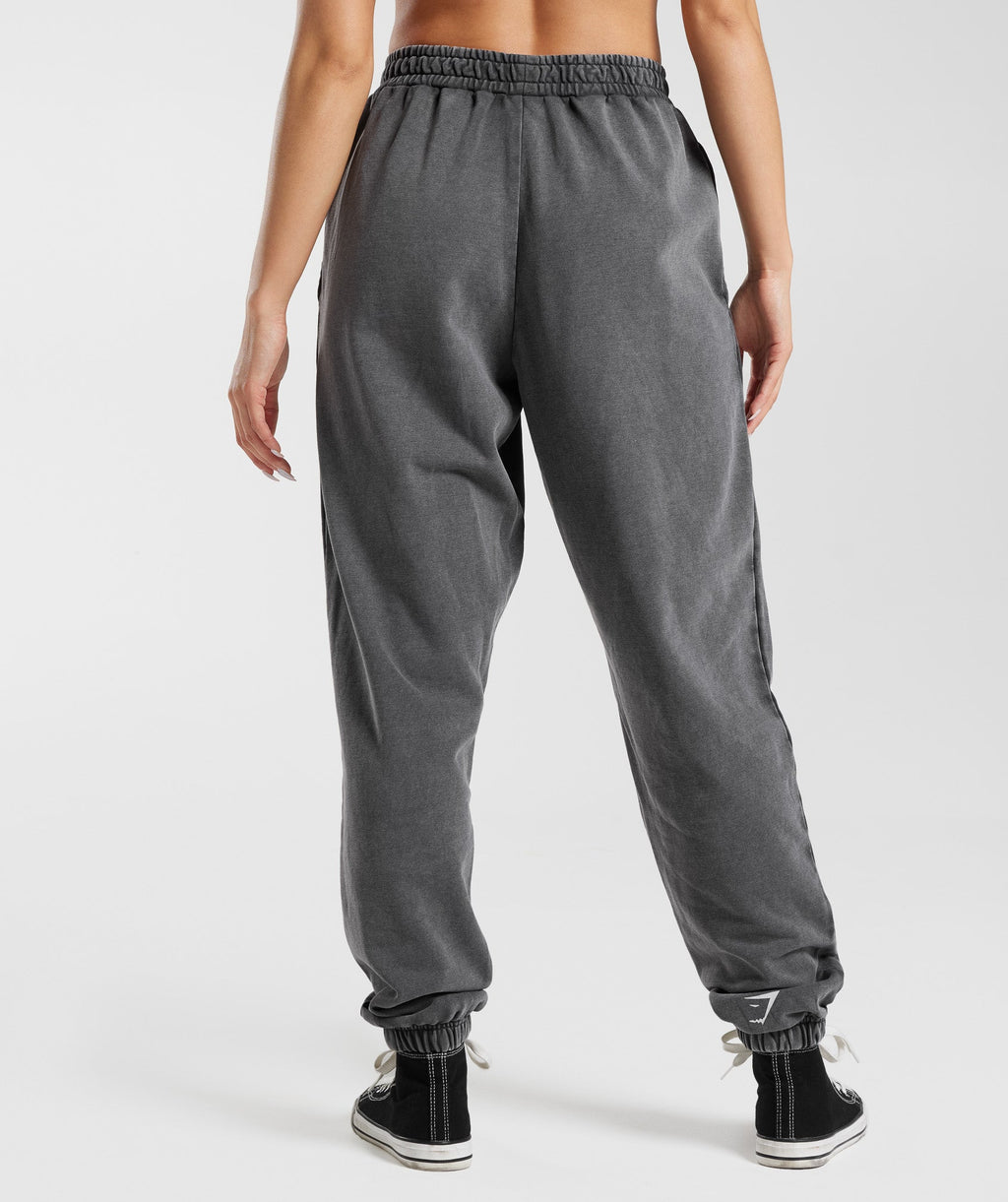 gymshark-collegiate-joggers-silhouette-grey-ss23